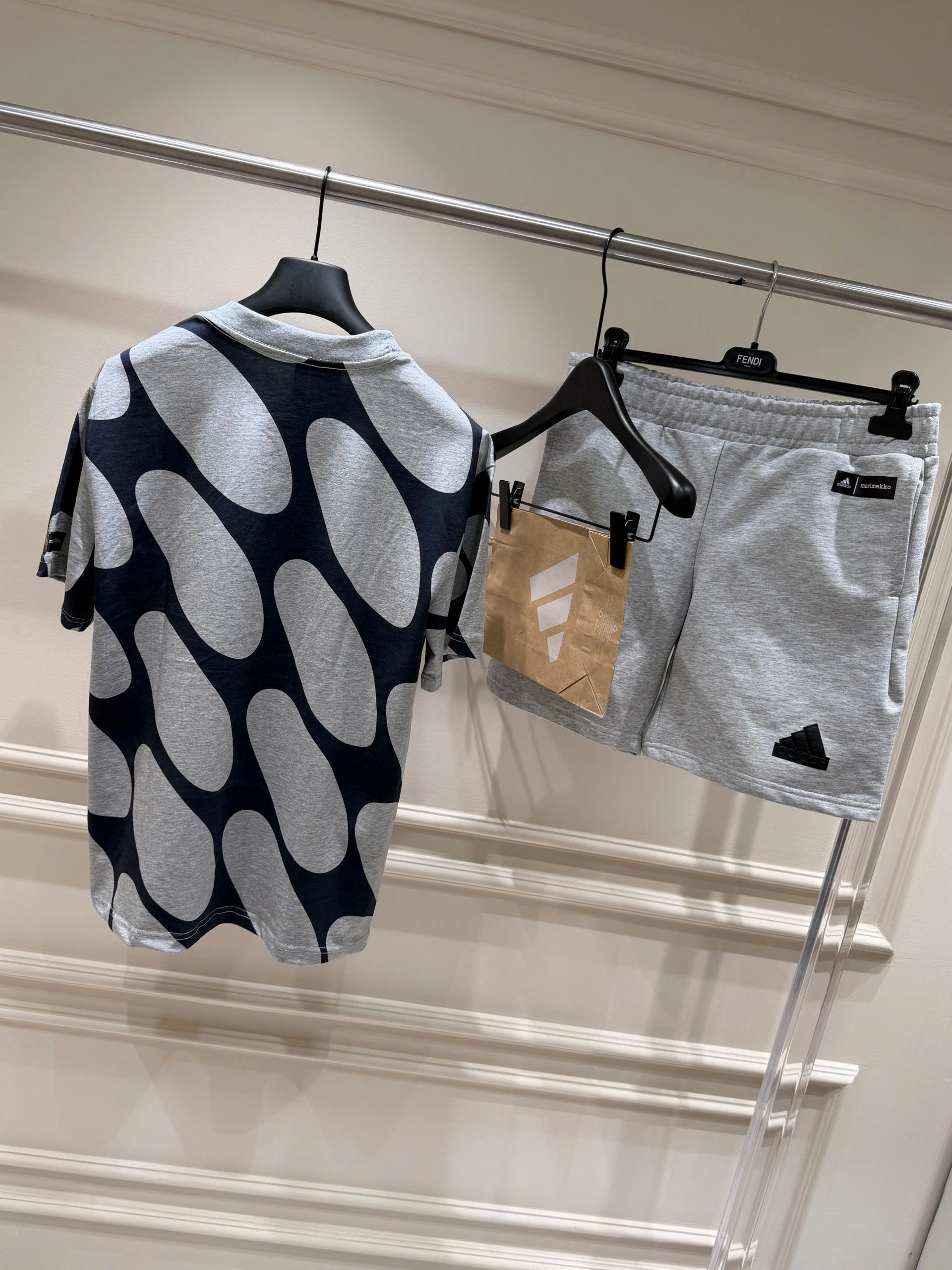 Set bộ thể thao Adidas logo nổi Like Auth S-XL MK