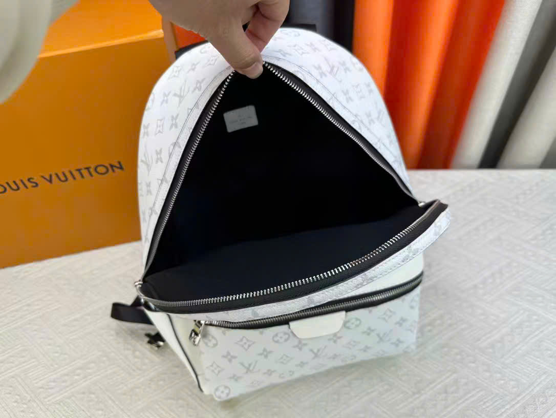 Balo Louis Vuitton LV Discovery Backpack PM Monogram Eclipse Canvas Trắng Like Auth 29x38x20 PLD
