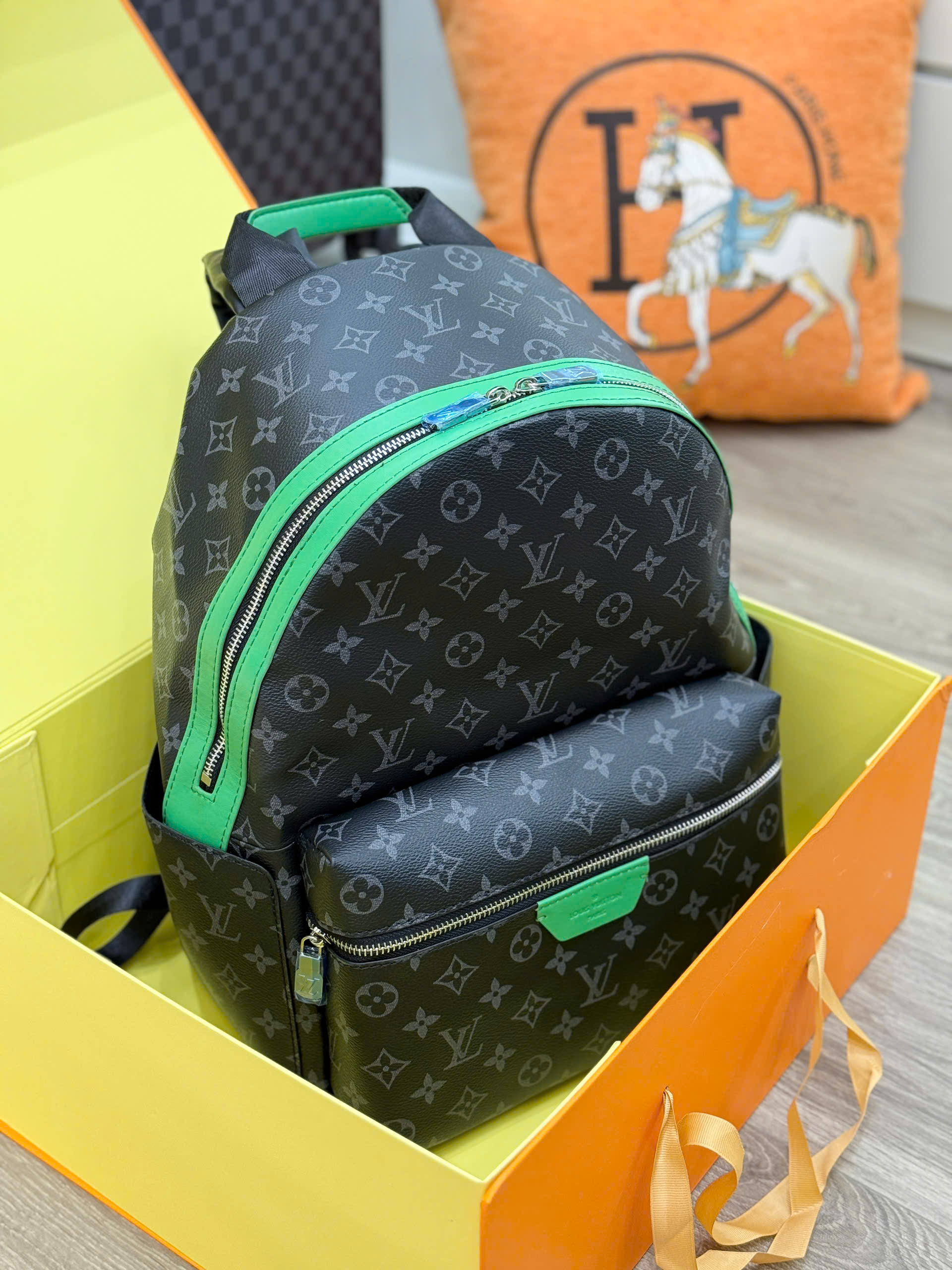Balo Louis Vuitton LV Discovery Backpack PM Monogram Eclipse Canvas Đen Like Auth 29x38x20 PLD