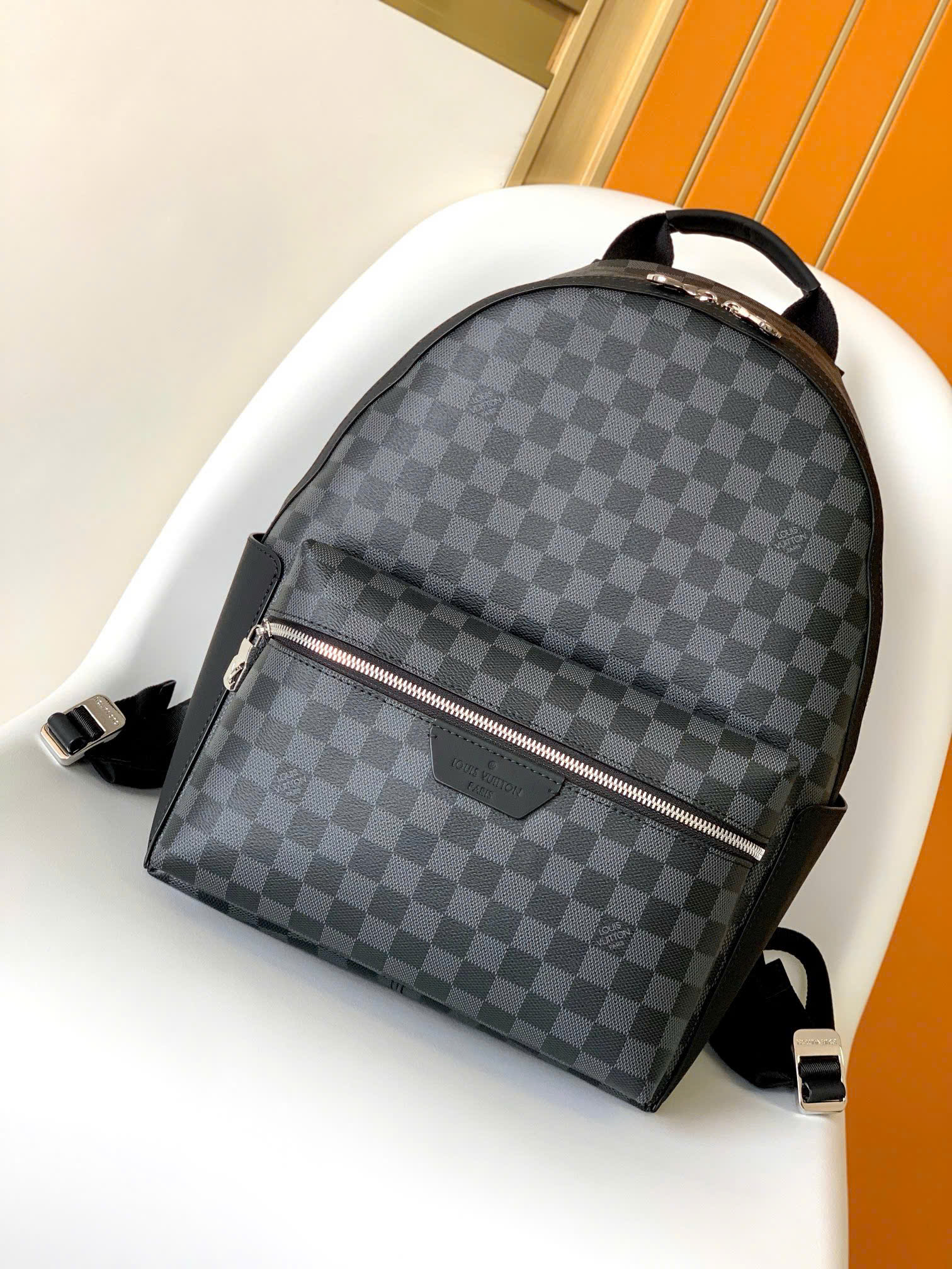 Balo Louis Vuitton LV Discovery Backpack PM Monogram Eclipse Canvas Caro Like Auth 29x38x20 PLD