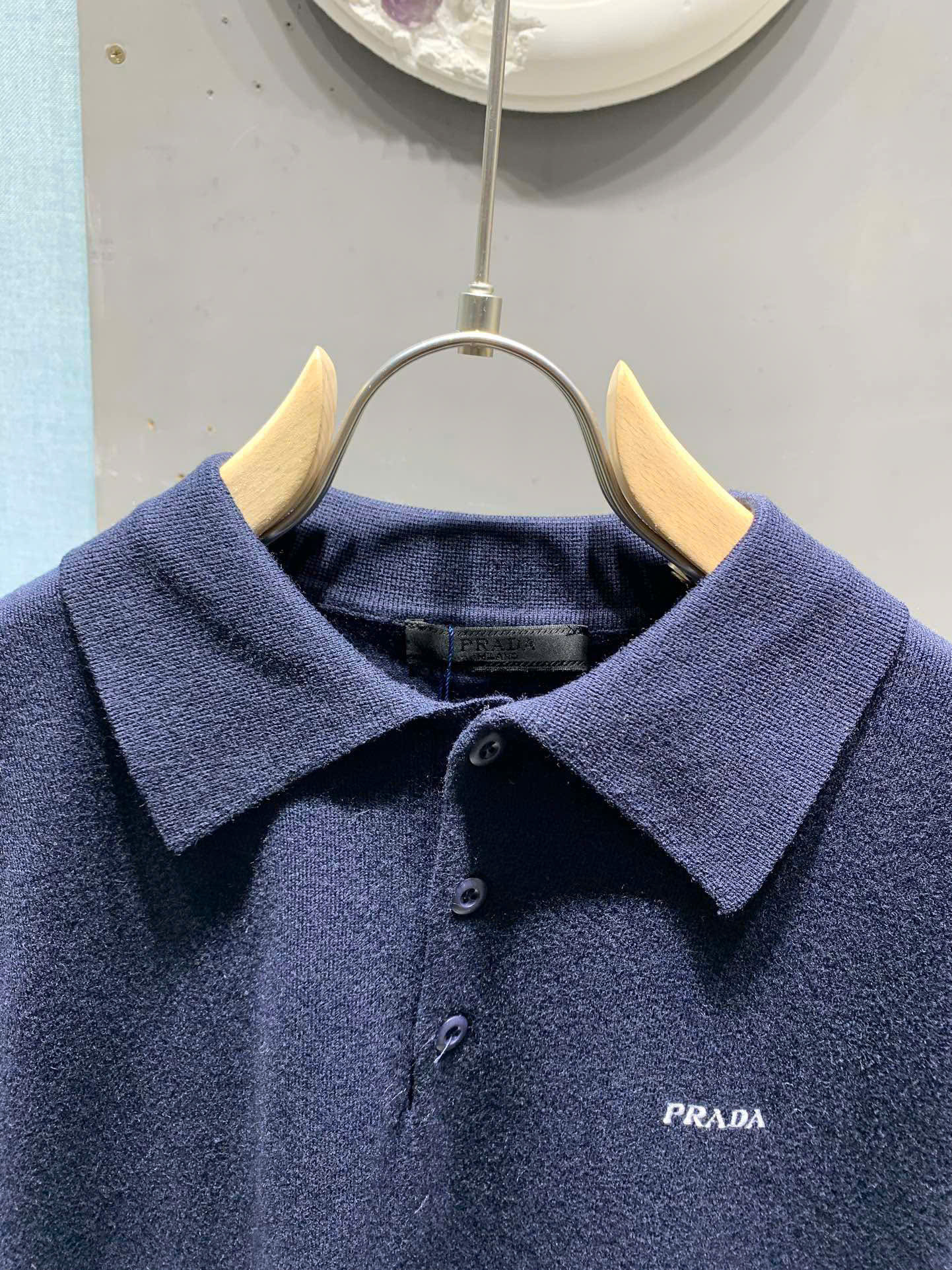Áo polo len Prada logo thêu ngực Like AUth S-L DDT