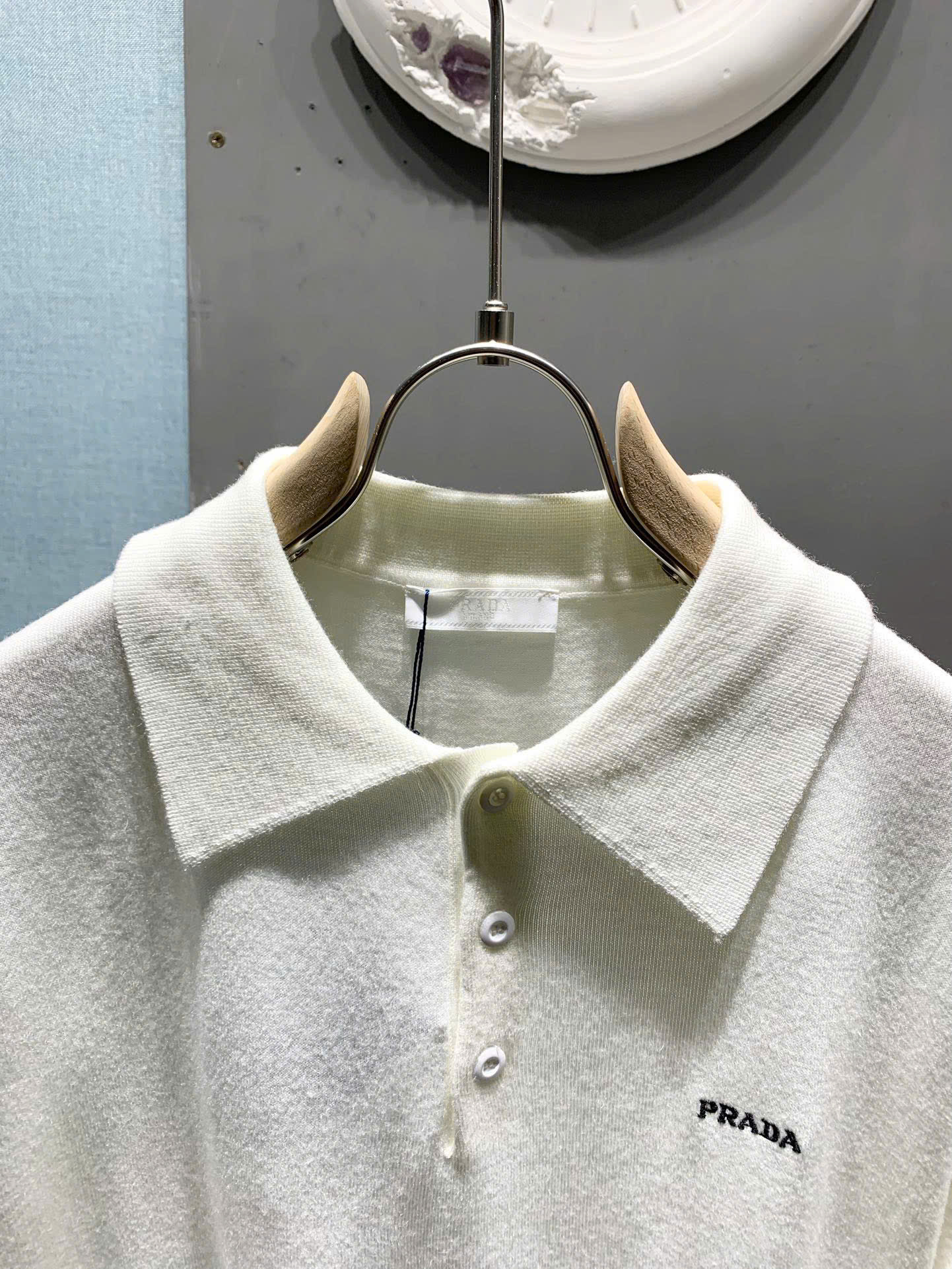 Áo polo len Prada logo thêu ngực Like AUth S-L DDT