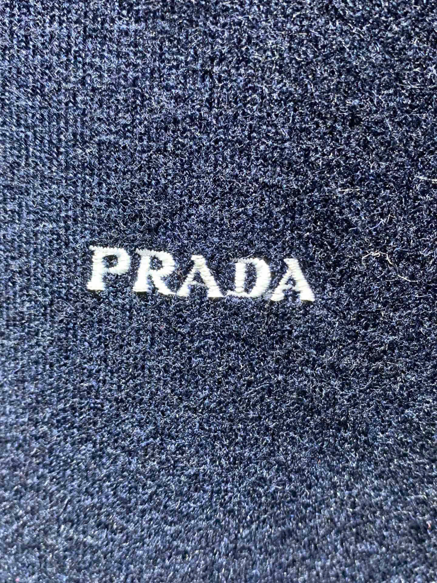 Áo polo len Prada logo thêu ngực Like AUth S-L DDT