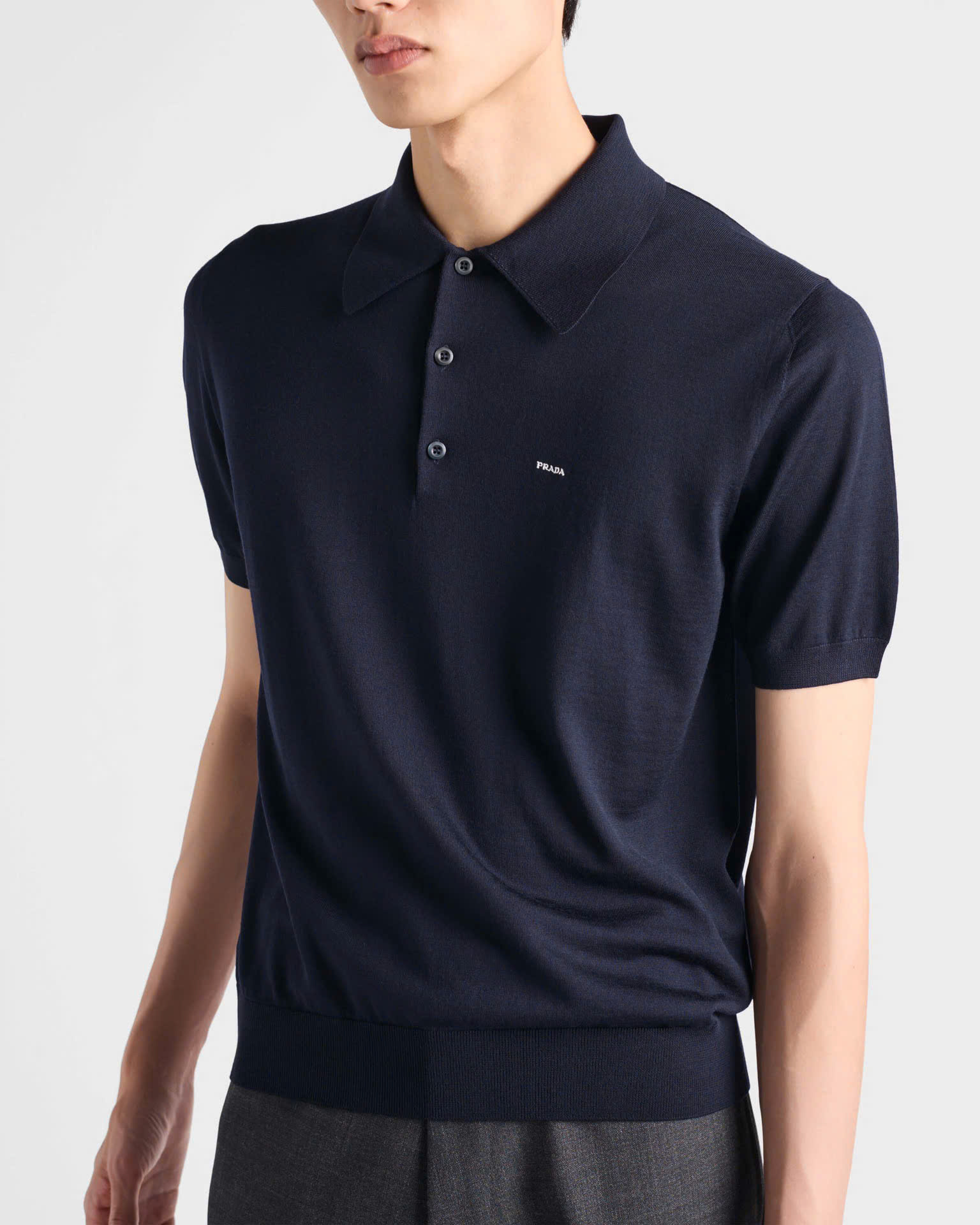 Áo polo len Prada logo thêu ngực Like AUth S-L DDT
