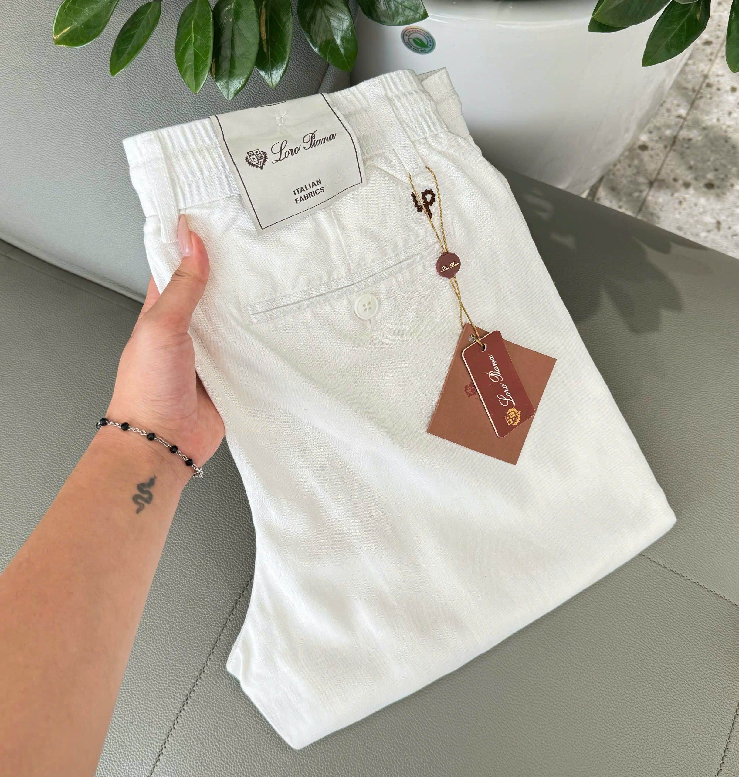 Quần đũi TANYA Loro Piana Trắng thêu chữ Nâu Like Auth 30-36 DDT