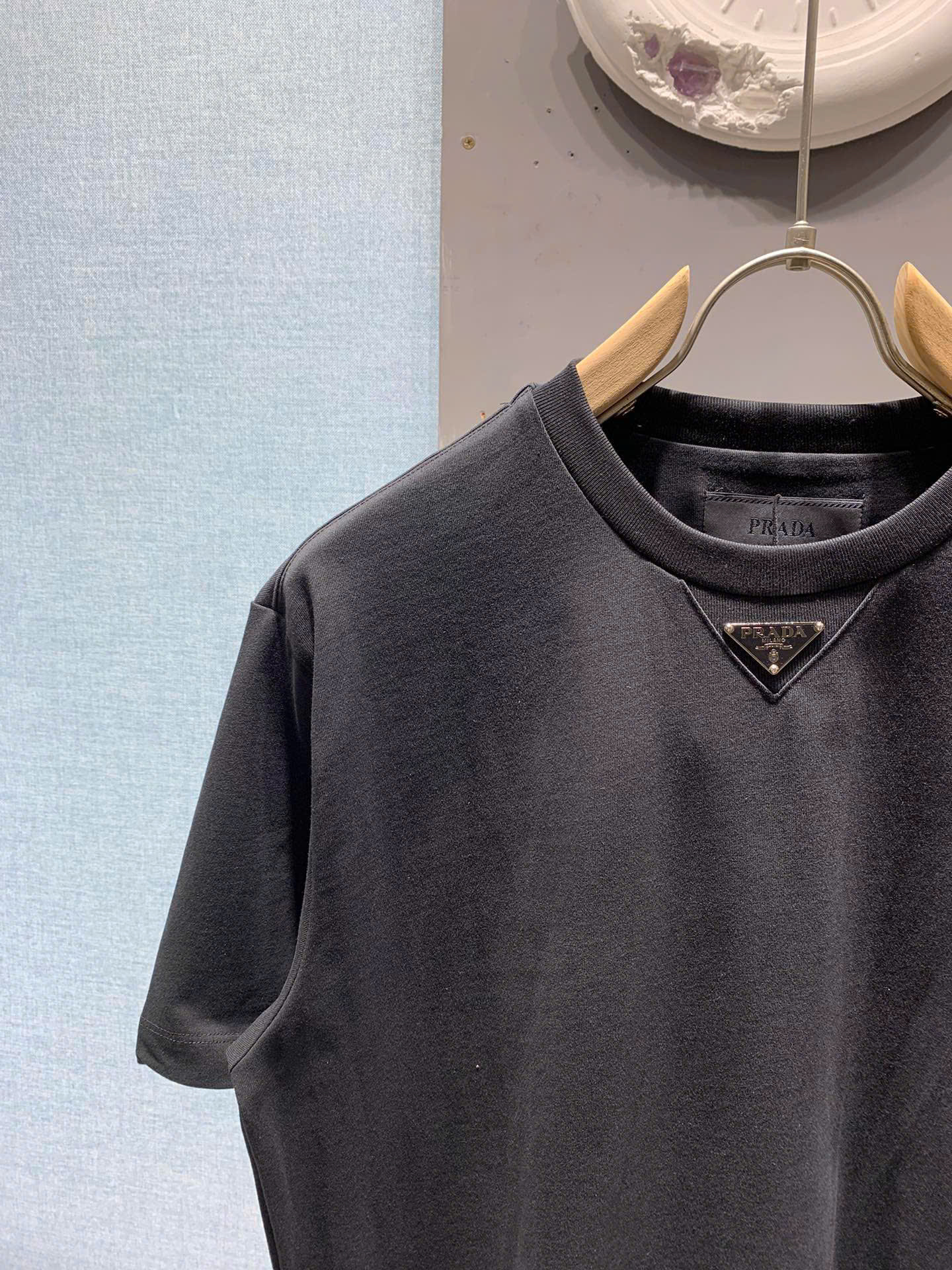 Áo phông T shirt Prada logo tam giác tag cổ Like Auth S-L DDT
