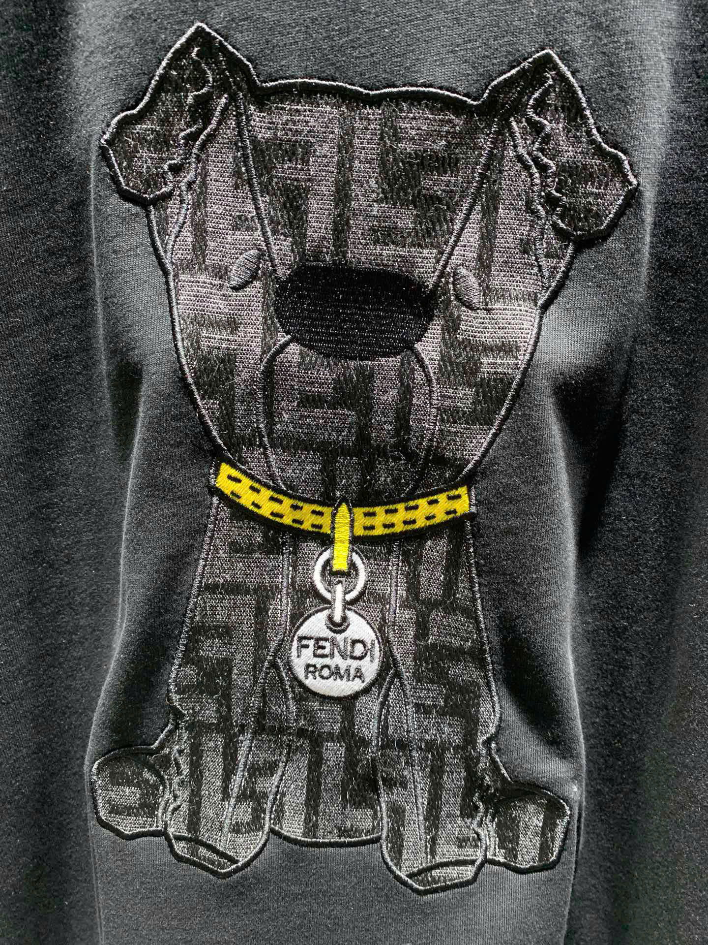 Áo phông T shirt Fendi Roma FD logo wash hình Cún đeo vòng ngực Like Auth S-L DDT
