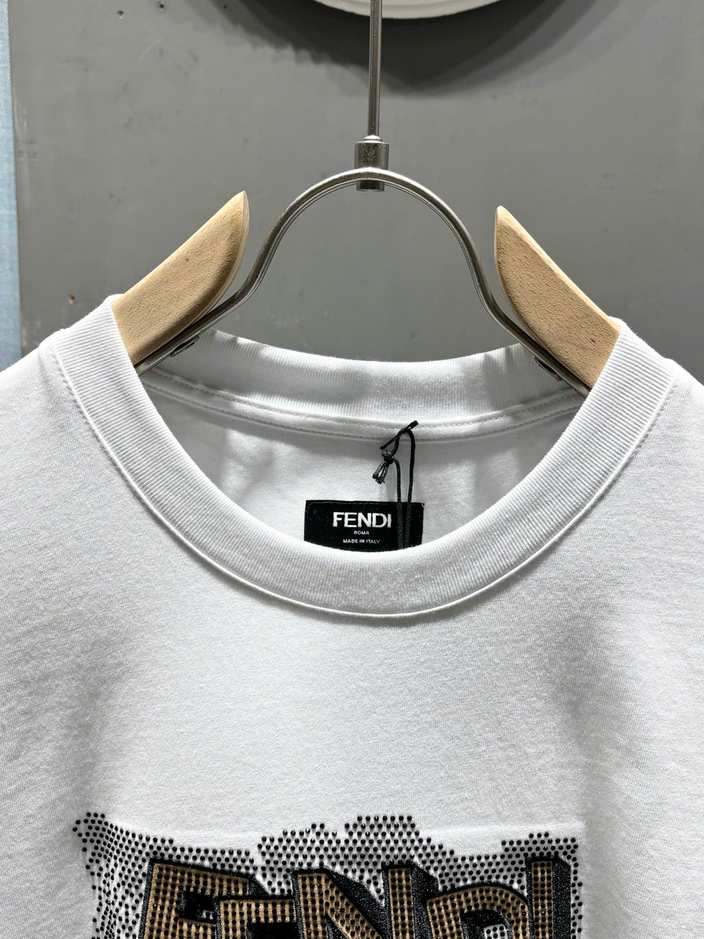 Áo phông T shirt Fendi FD logo thêu đính đá ngực Like Auth S-L DDT