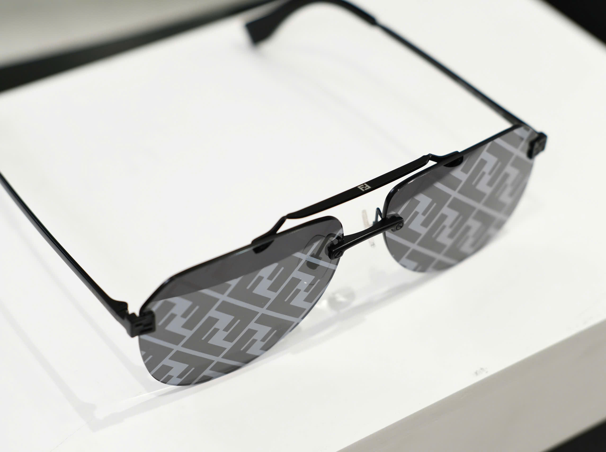 Kính mát thời trang Fendi Sky pilot sunglasses logo FF Like Auth DDT