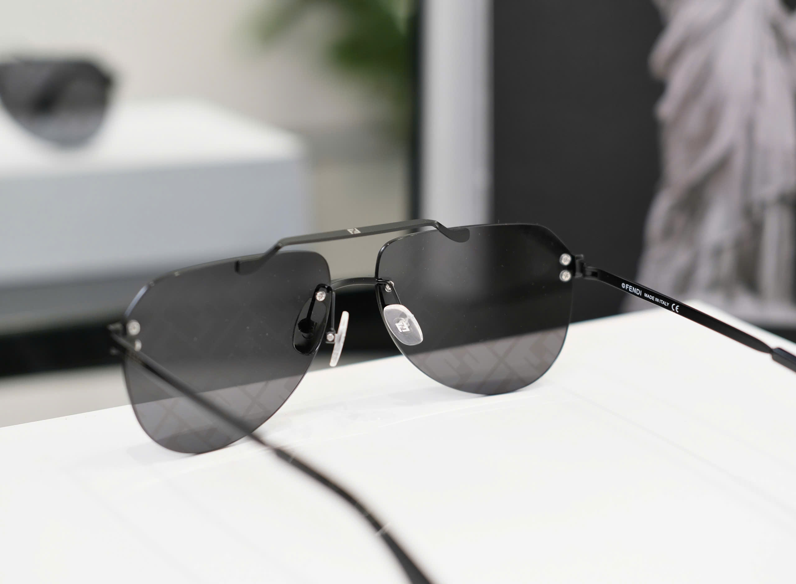 Kính mát thời trang Fendi Sky pilot sunglasses logo FF Like Auth DDT