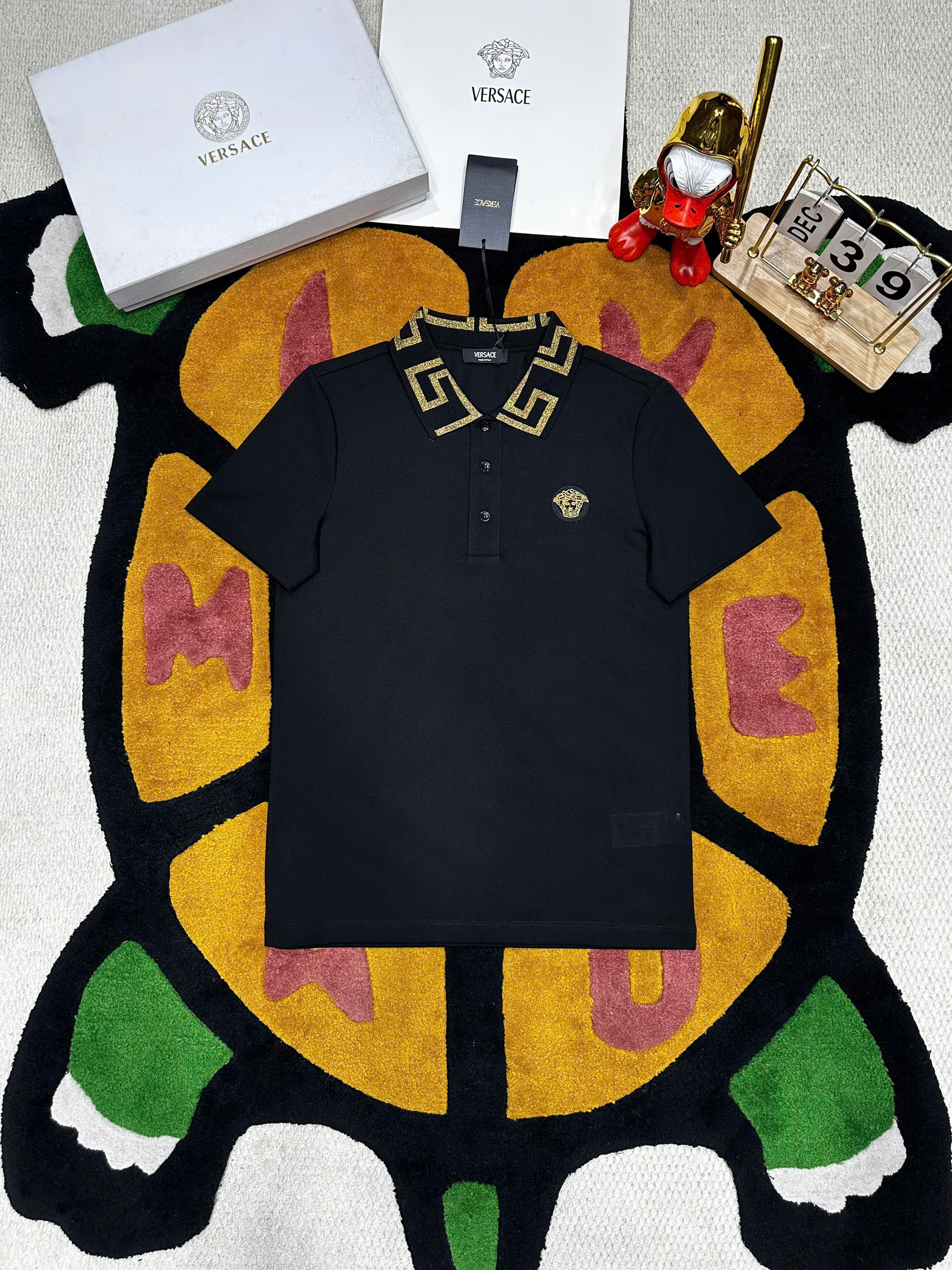 Áo polo Versace VS check cổ logo thêu ngực mặt quỷ Like Auth 48-52 MK\Đen