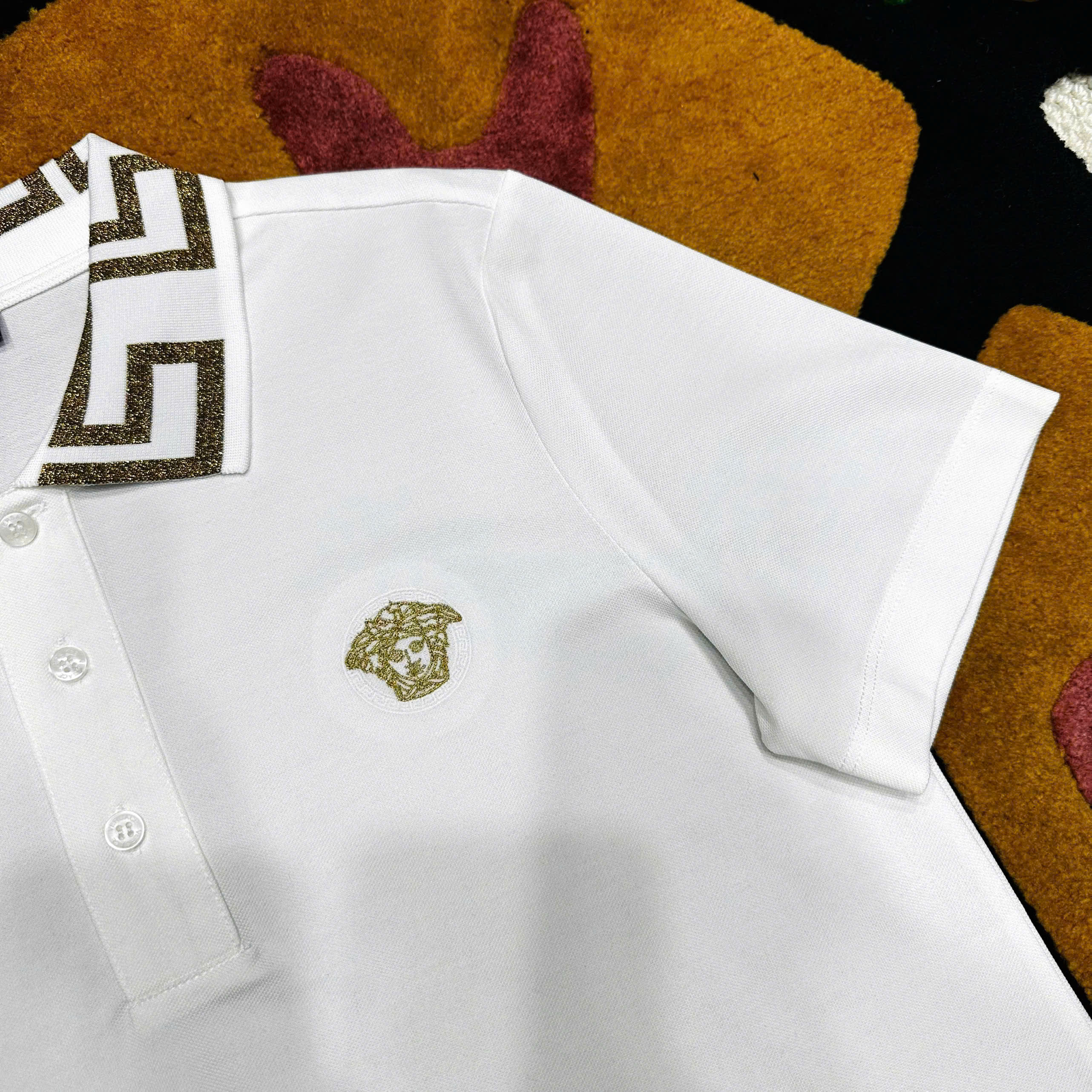 Áo polo Versace VS check cổ logo thêu ngực mặt quỷ Like Auth 48-52 MK\Trắng