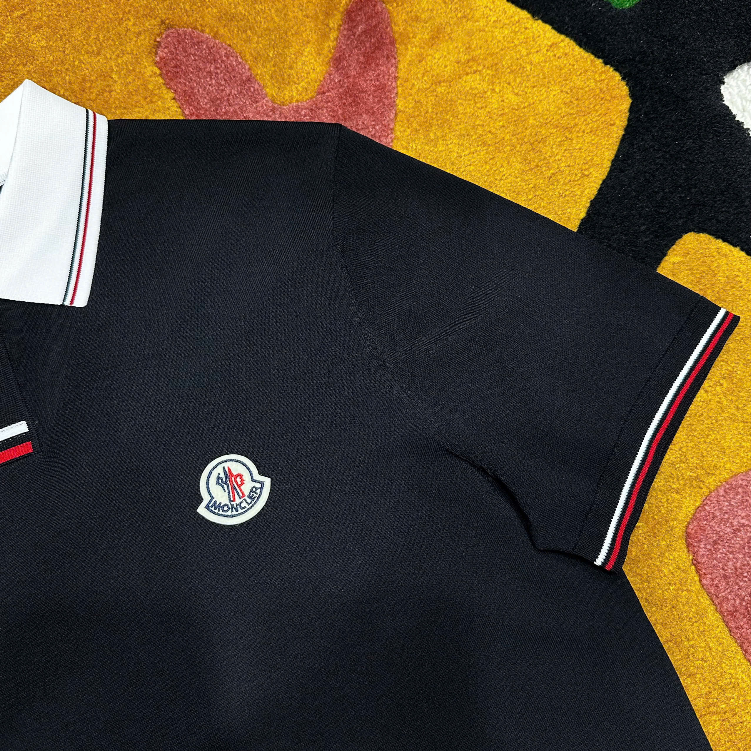Áo polo Moncler check kẻ cổ logo thêu wash ngực Like Auth 48-52 MK\Đen