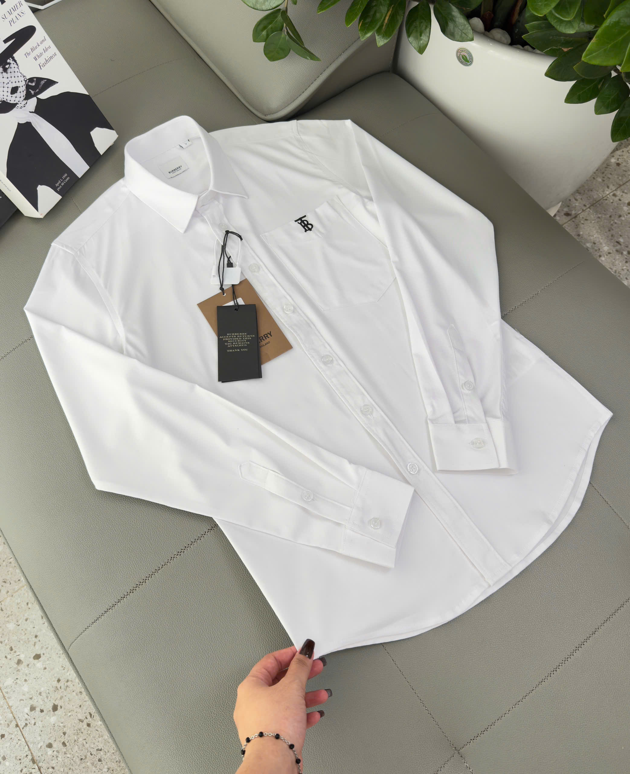 Áo sơ mi Burberry BBR dài tay Trắng logo thêu ngực TB Like Auth S-XXL DDT