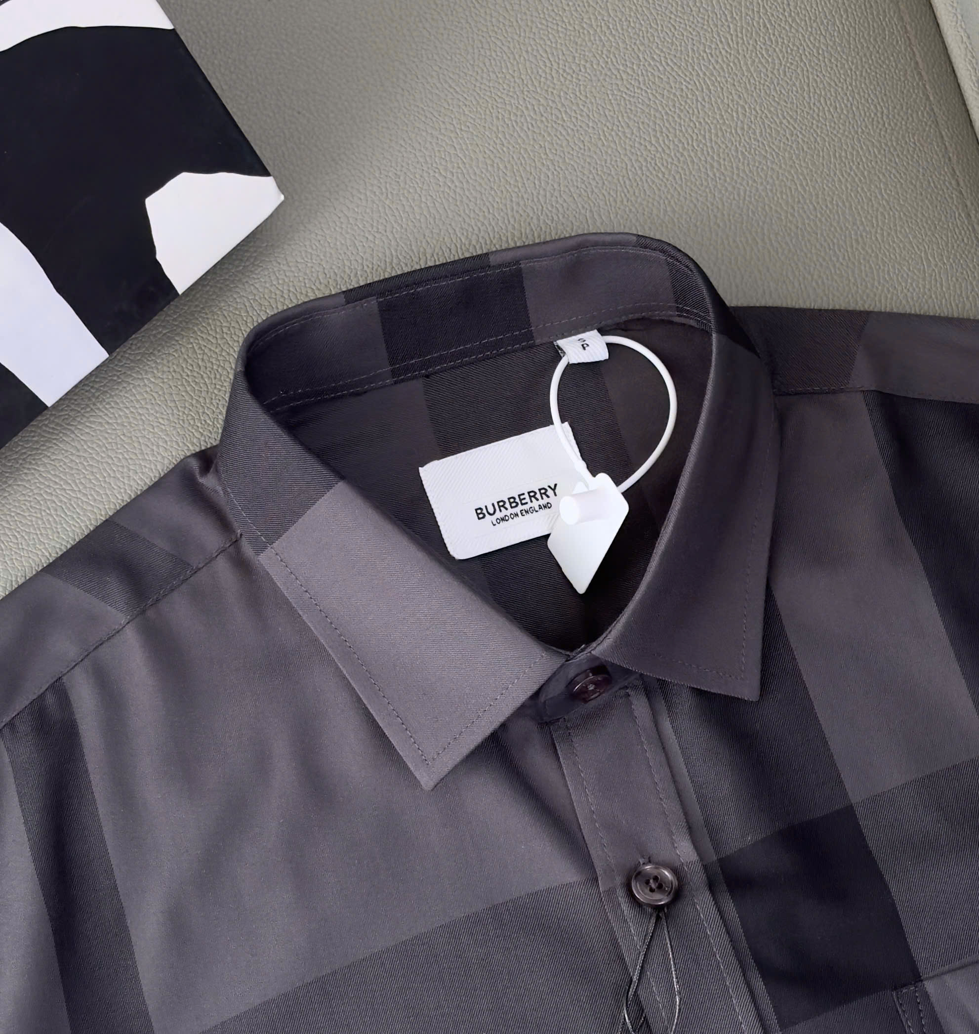 Áo sơ mi Burberry BBR dài tay kẻ sọc Đen Xám Like Auth S-XXL DDT