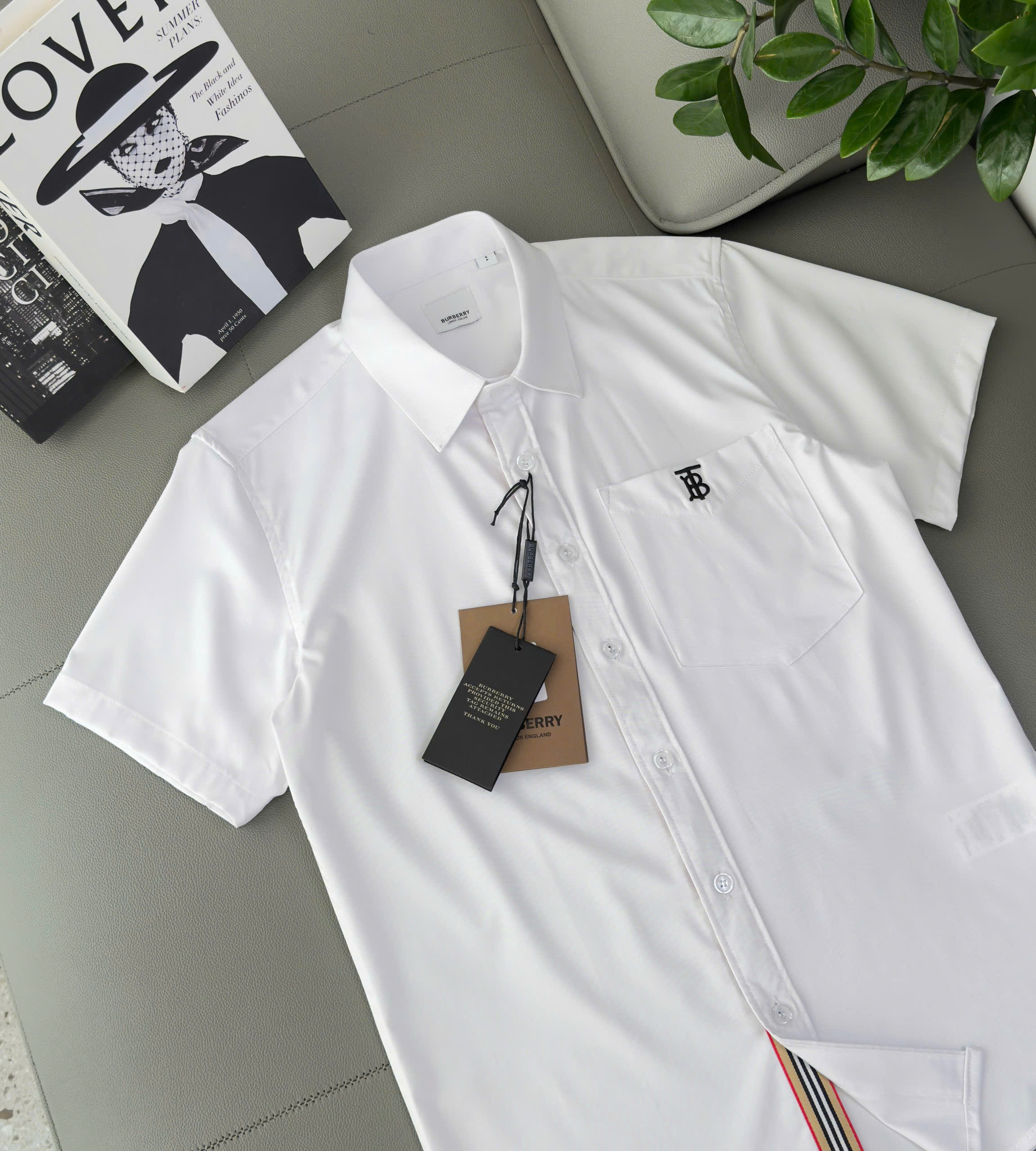 Áo sơ mi Burberry BBR cộc tay Trắng logo thêu ngực TB Like Auth S-XXL DDT