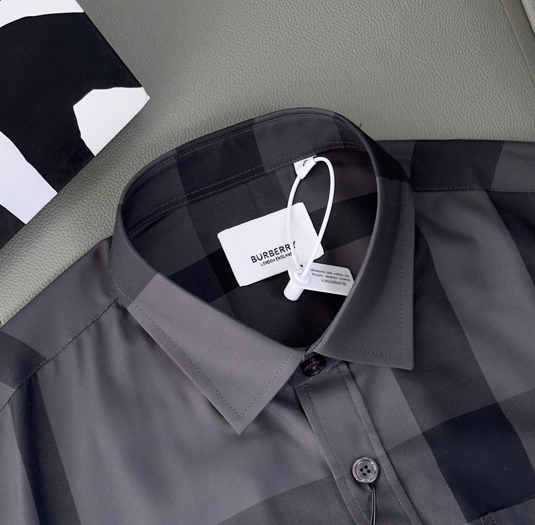Áo sơ mi Burberry BBR cộc tay kẻ sọc Đen Xám Like Auth S-XXL DDT