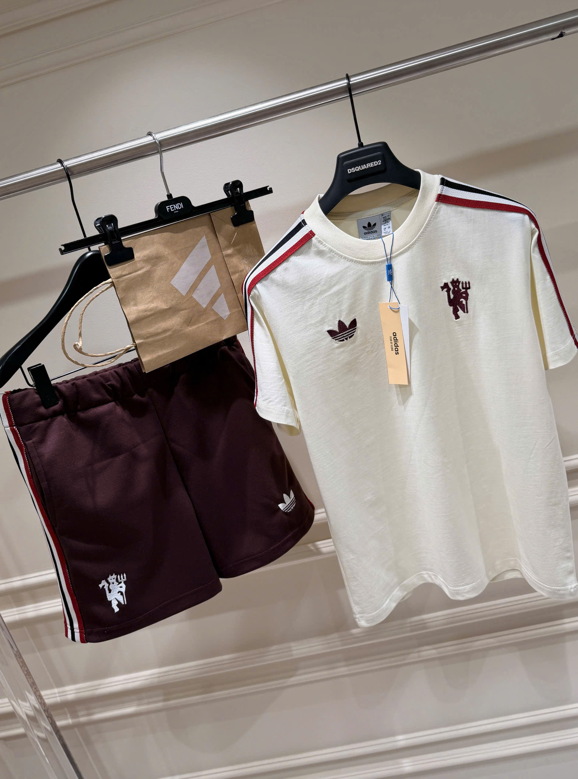 Set bộ thể thao hè Adidas kẻ sọc vai logo thêu ngực Like Auth S-XL MK