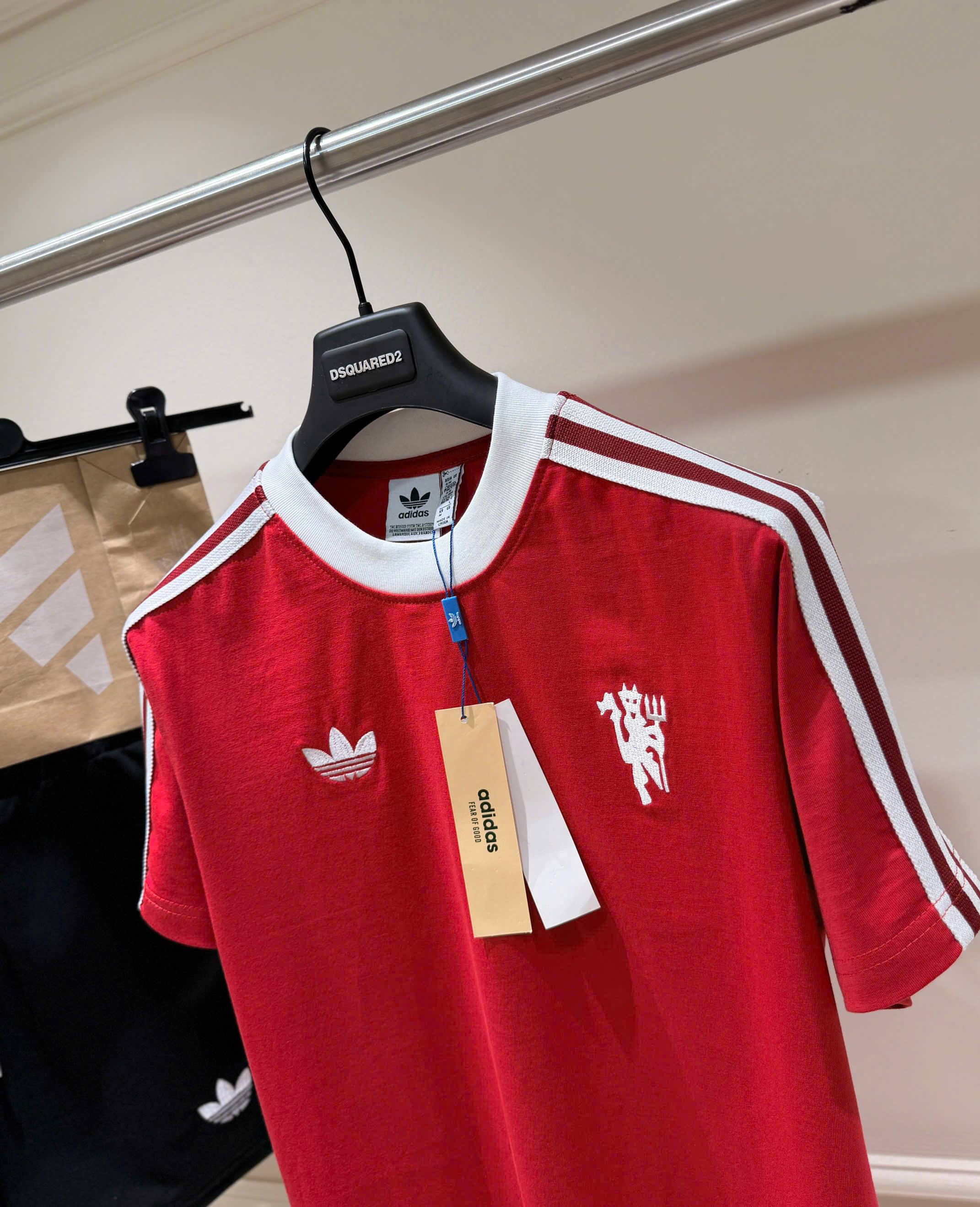 Set bộ thể thao hè Adidas kẻ sọc vai logo thêu ngực Like Auth S-XL MK