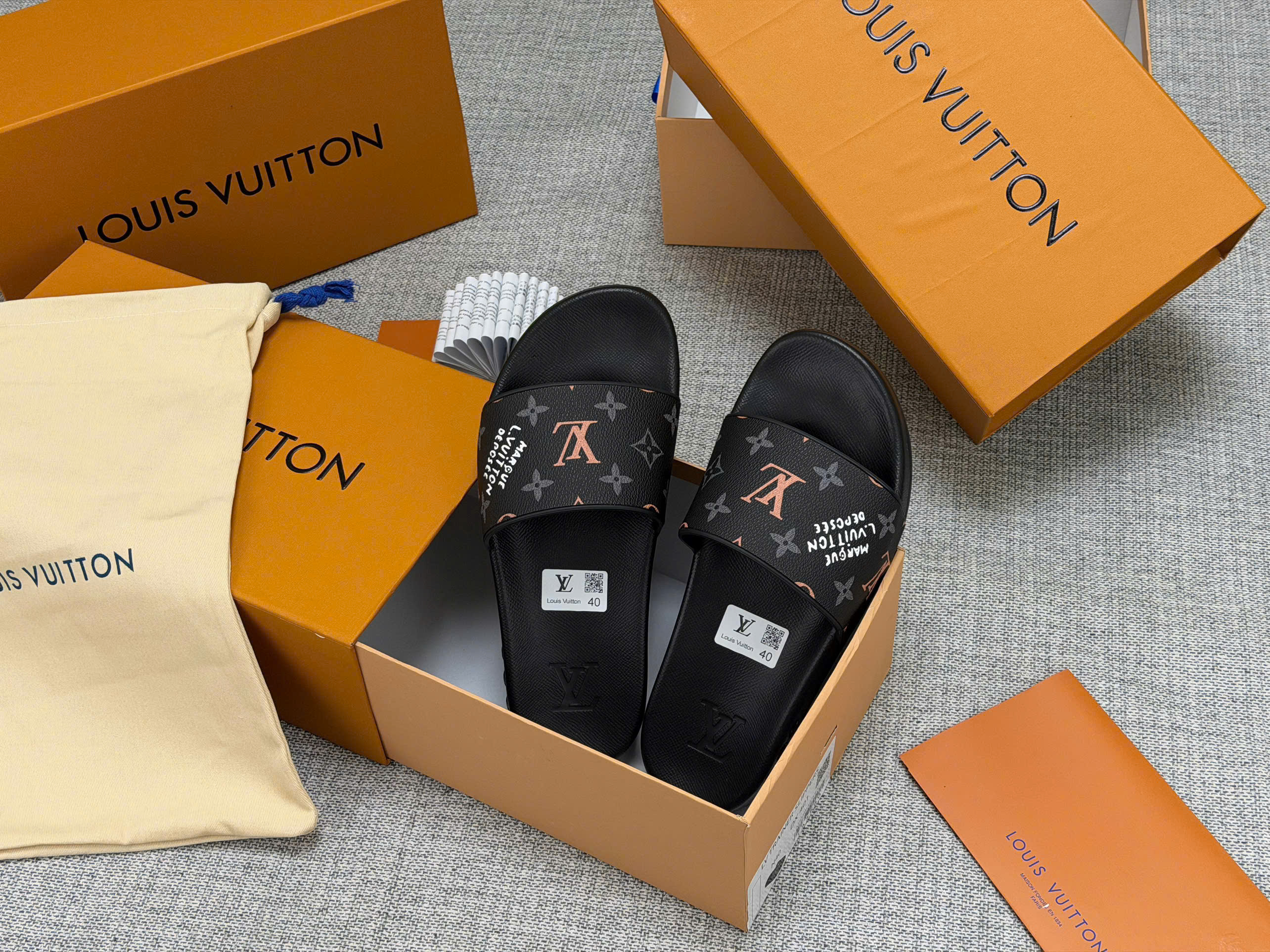 Dép lê quai ngang Louis Vuitton LV monogram Đen Xám Like Auth 38-43 MK