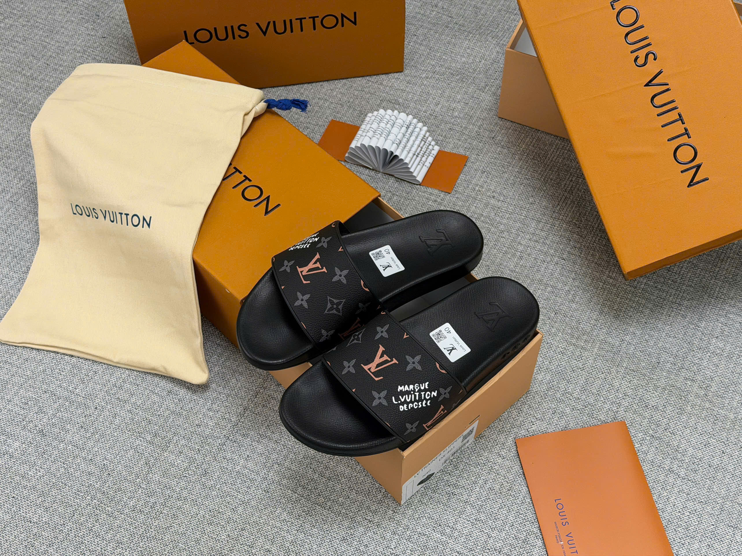 Dép lê quai ngang Louis Vuitton LV monogram Đen Xám Like Auth 38-43 MK