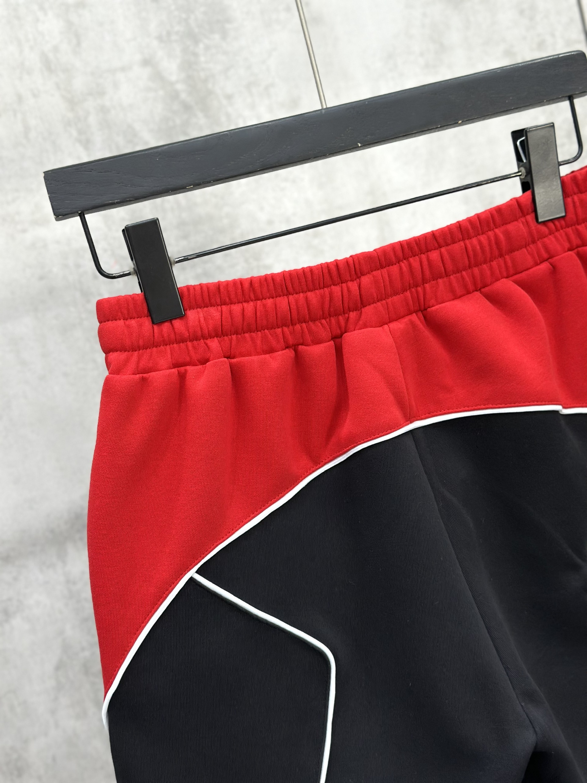 Quần short đùi thể thao TANYA Bombjam Đen Đỏ Like Auth M-XL VTN