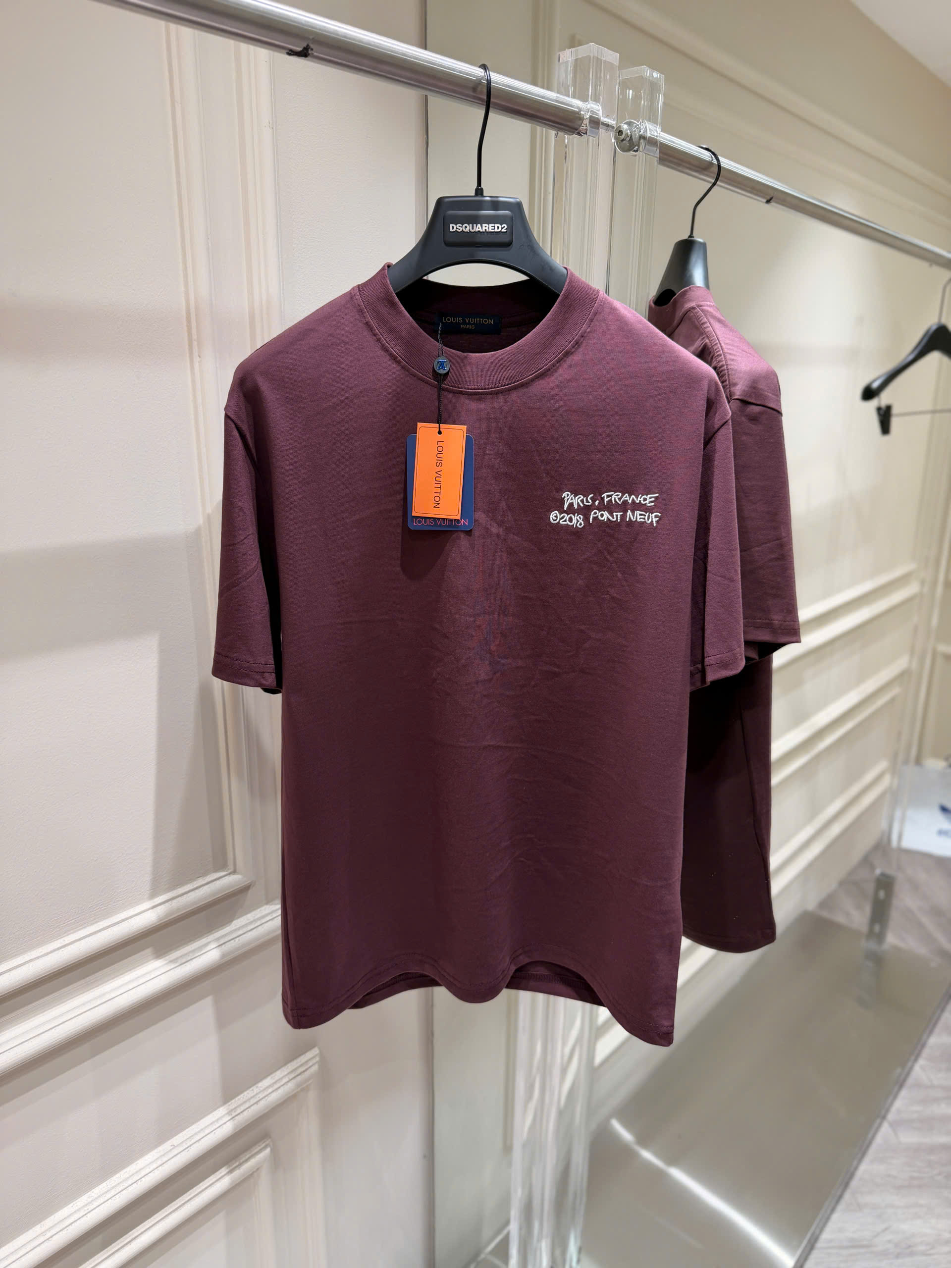 Áo phông T shirt Louis Vuitton LV logo thêu trước sau Like Auth S-XL NV