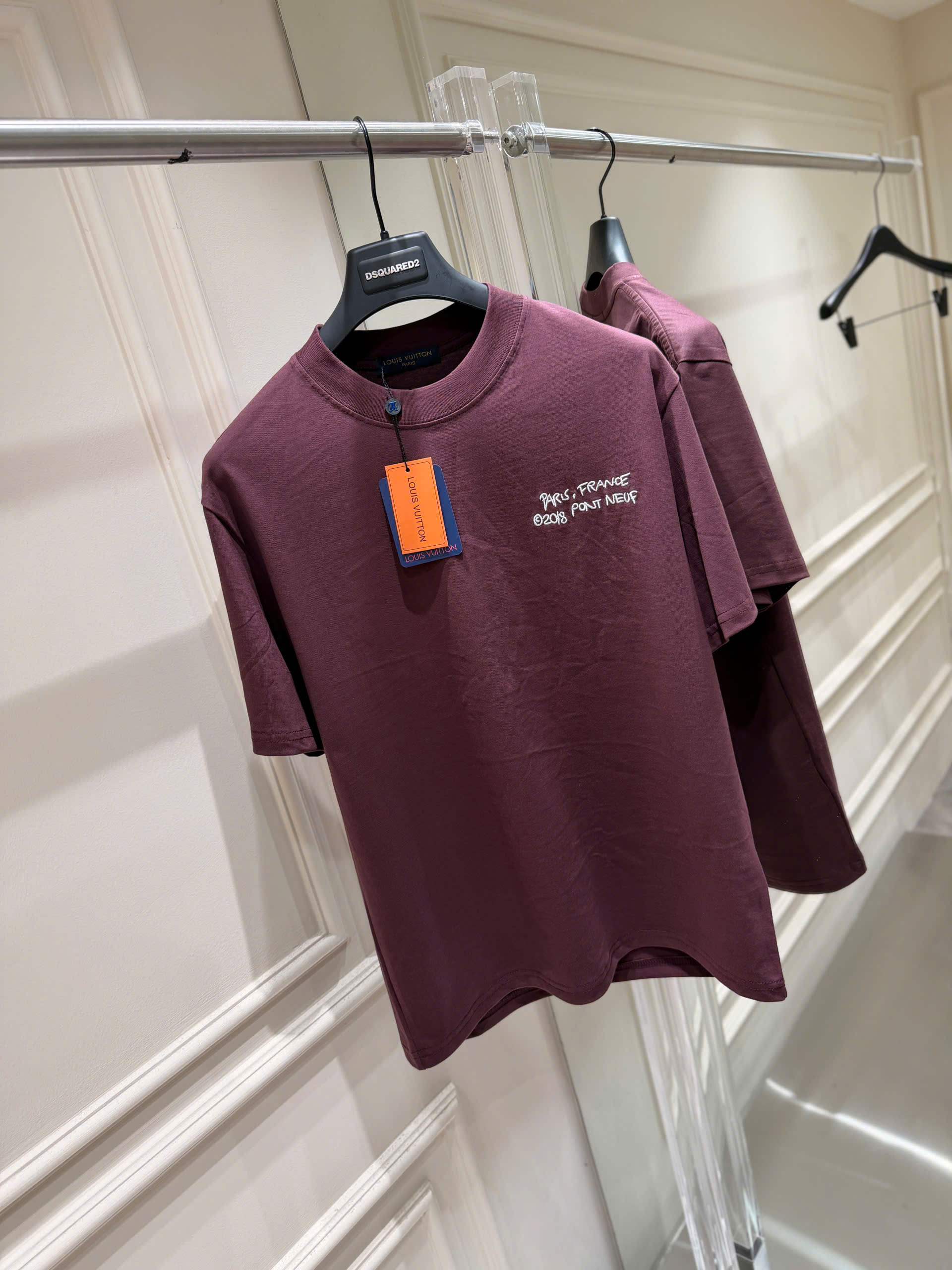 Áo phông T shirt Louis Vuitton LV logo thêu trước sau Like Auth S-XL NV