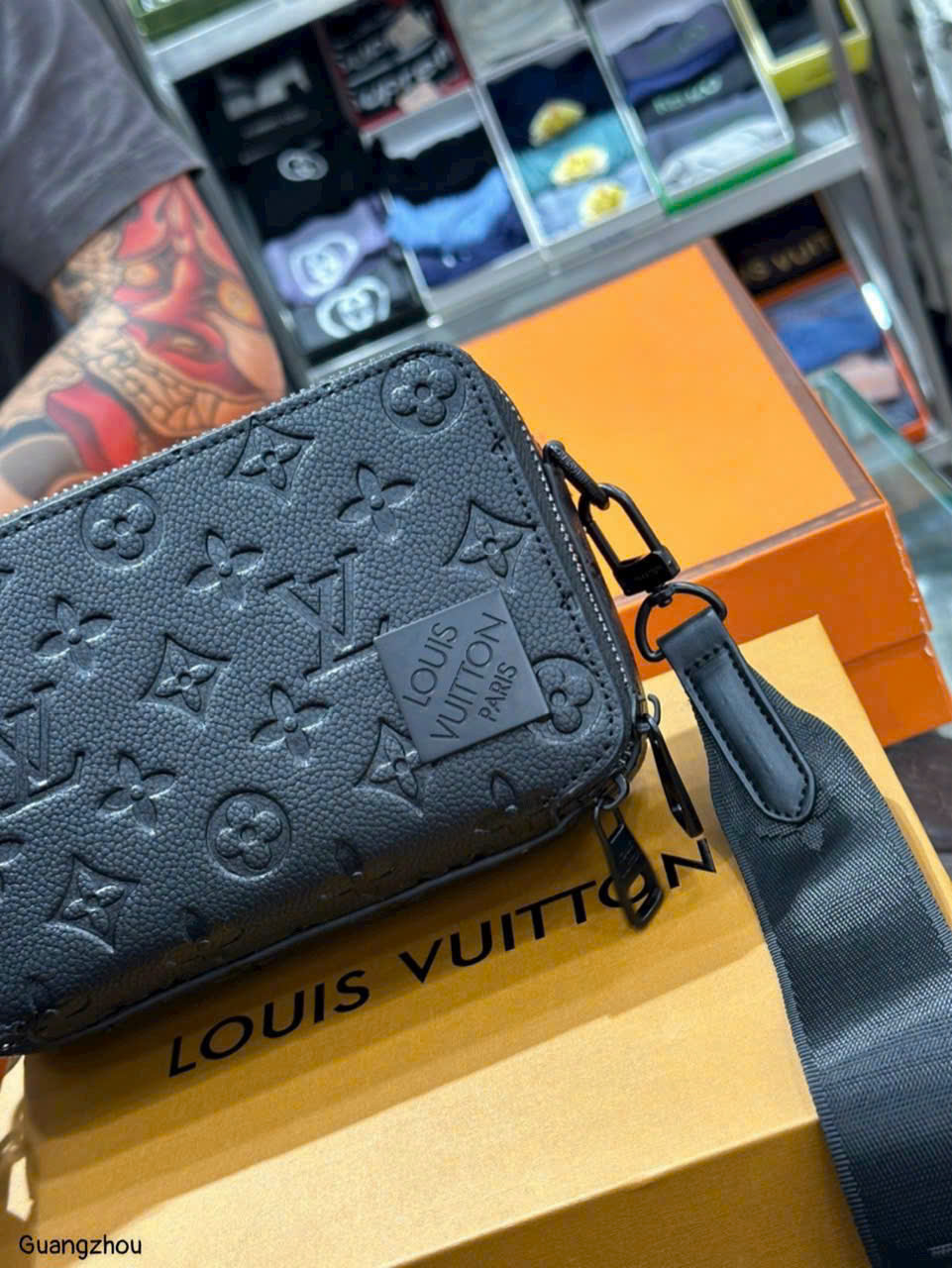 Túi đeo chéo Louis Vuitton LV Alpha Wearable Damier Graphite monogram vân chìm Like Auth 19x11x7 PLD