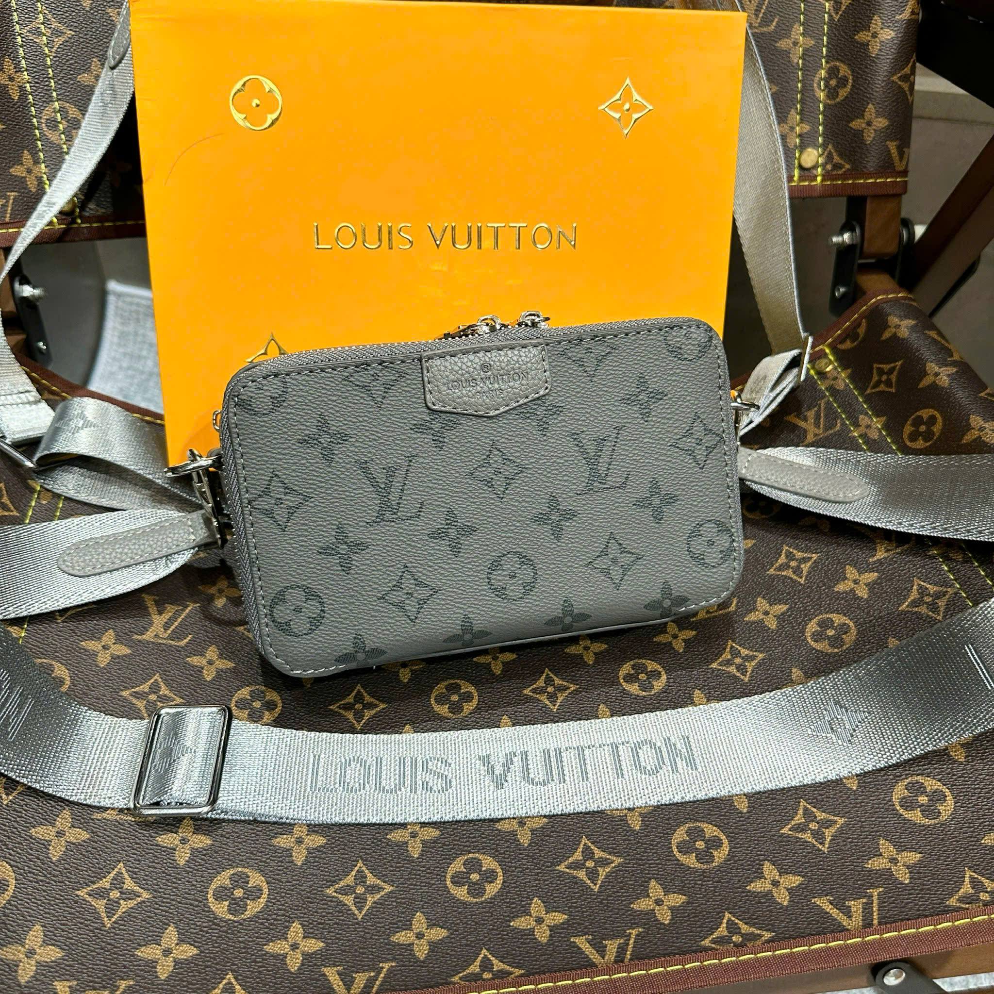 Túi đeo chéo Louis Vuitton LV Alpha Wearable Damier Graphite monogram Xám Like Auth 19x11x7 PLD
