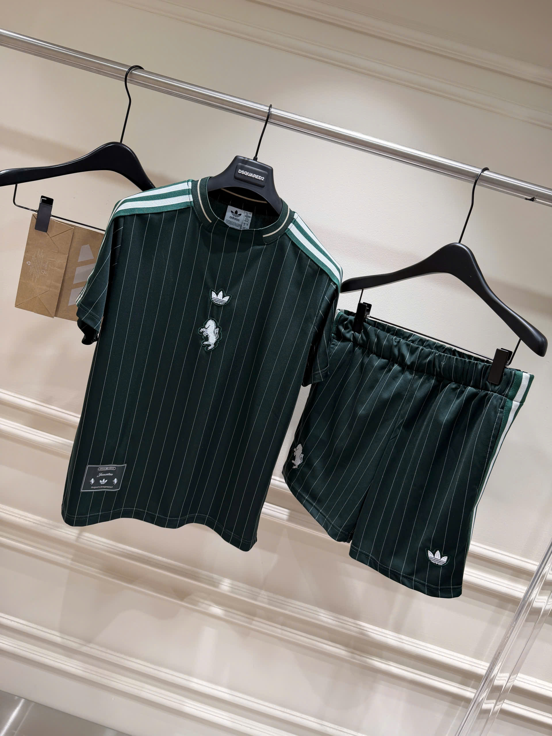 Set bộ hè thể thao Adidas kẻ sọc dọc logo thêu ngực tag ngựa Like Auth S-XL NV