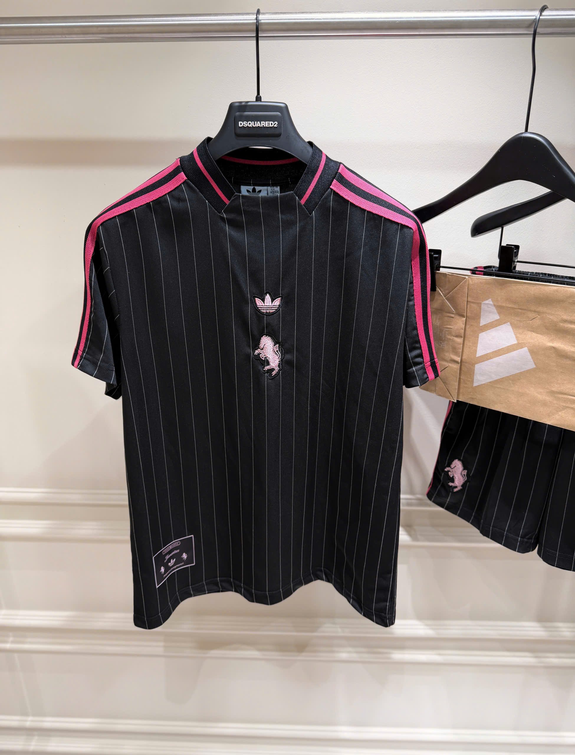 Set bộ hè thể thao Adidas kẻ sọc dọc logo thêu ngực tag ngựa Like Auth S-XL NV