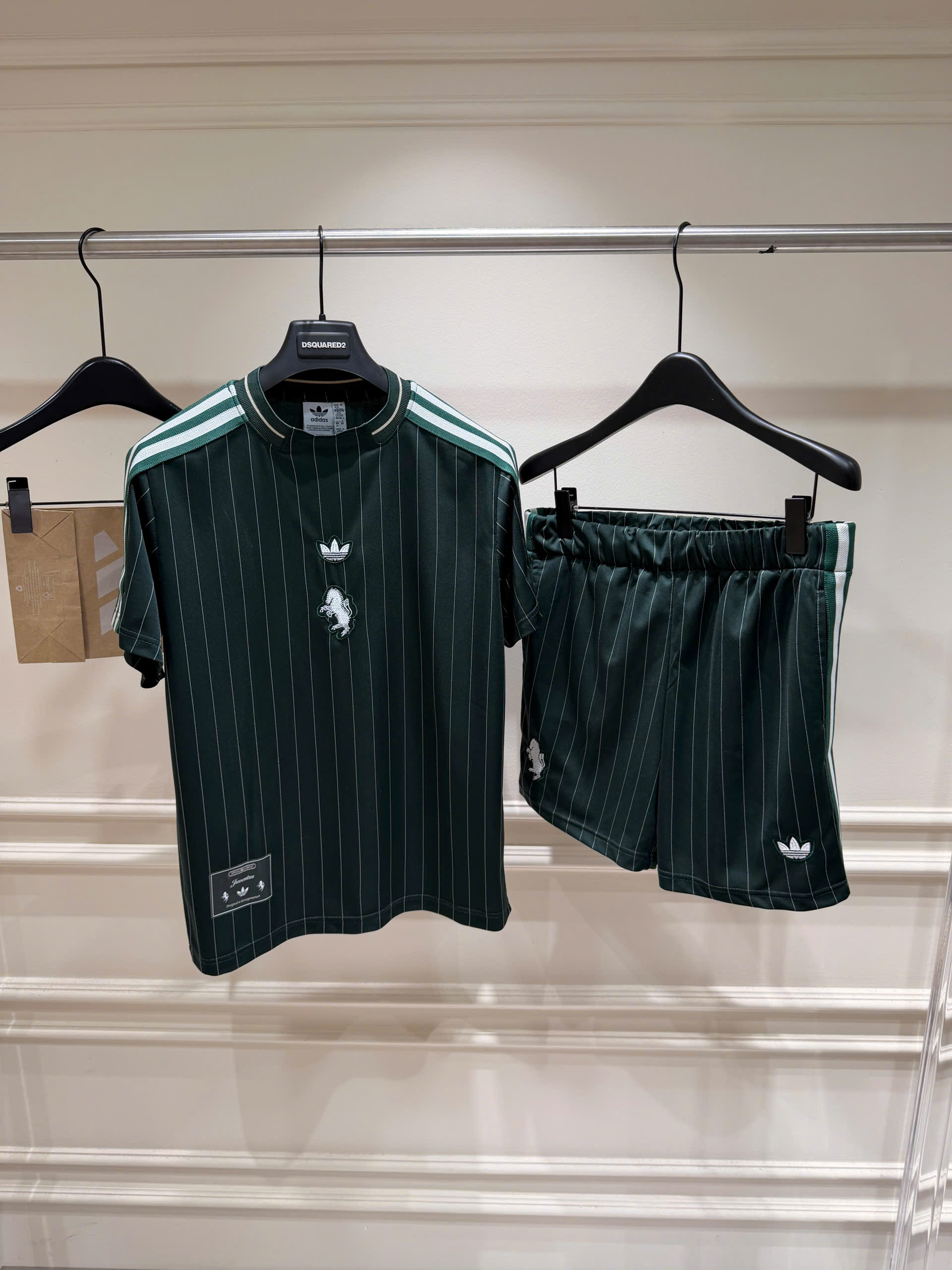 Set bộ hè thể thao Adidas kẻ sọc dọc logo thêu ngực tag ngựa Like Auth S-XL NV