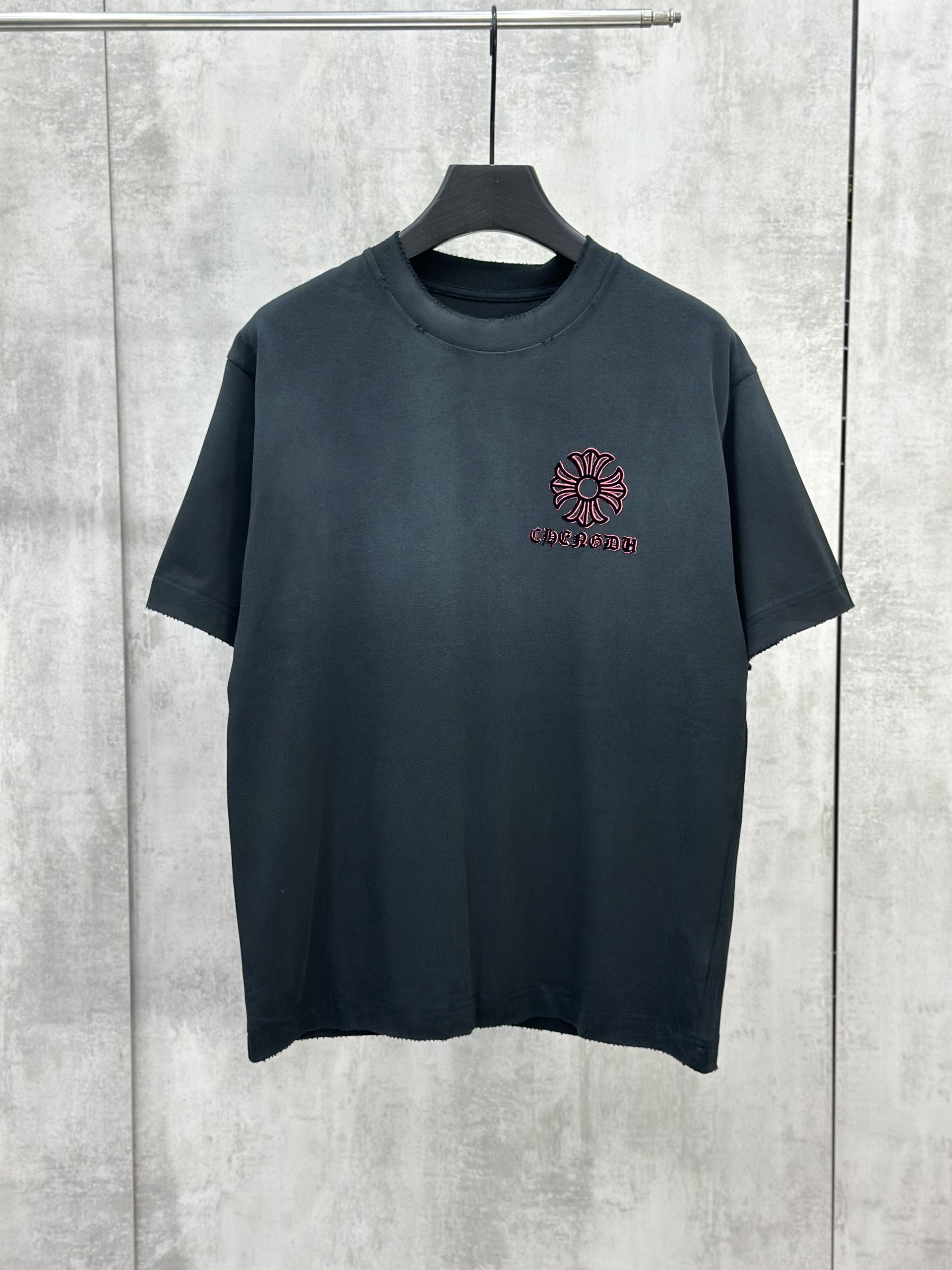 Áo phông T shirt Chrome Heart CH logo thêu tròn lưng ngực Like Auth M-XL VTN