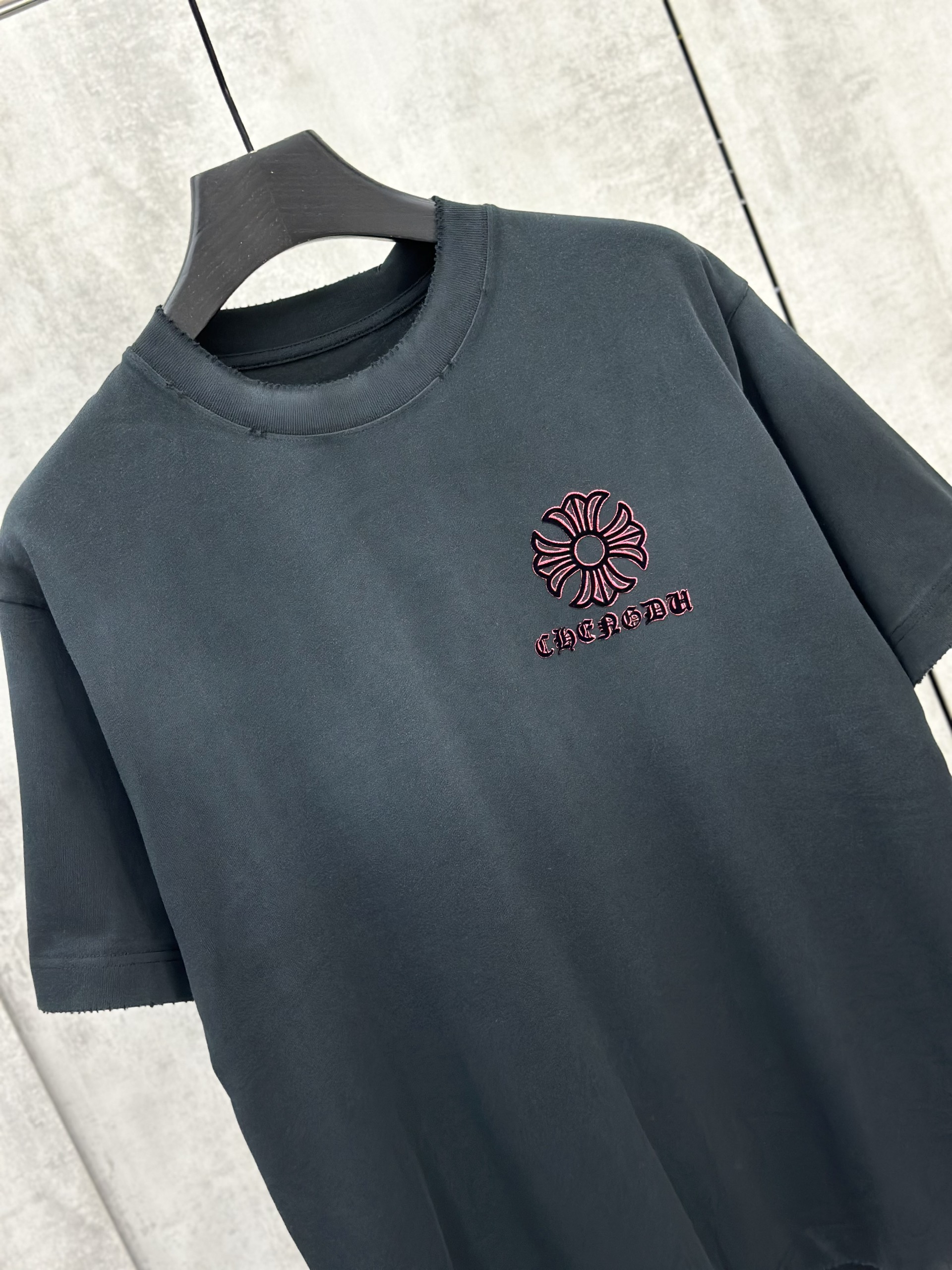 Áo phông T shirt Chrome Heart CH logo thêu tròn lưng ngực Like Auth M-XL VTN