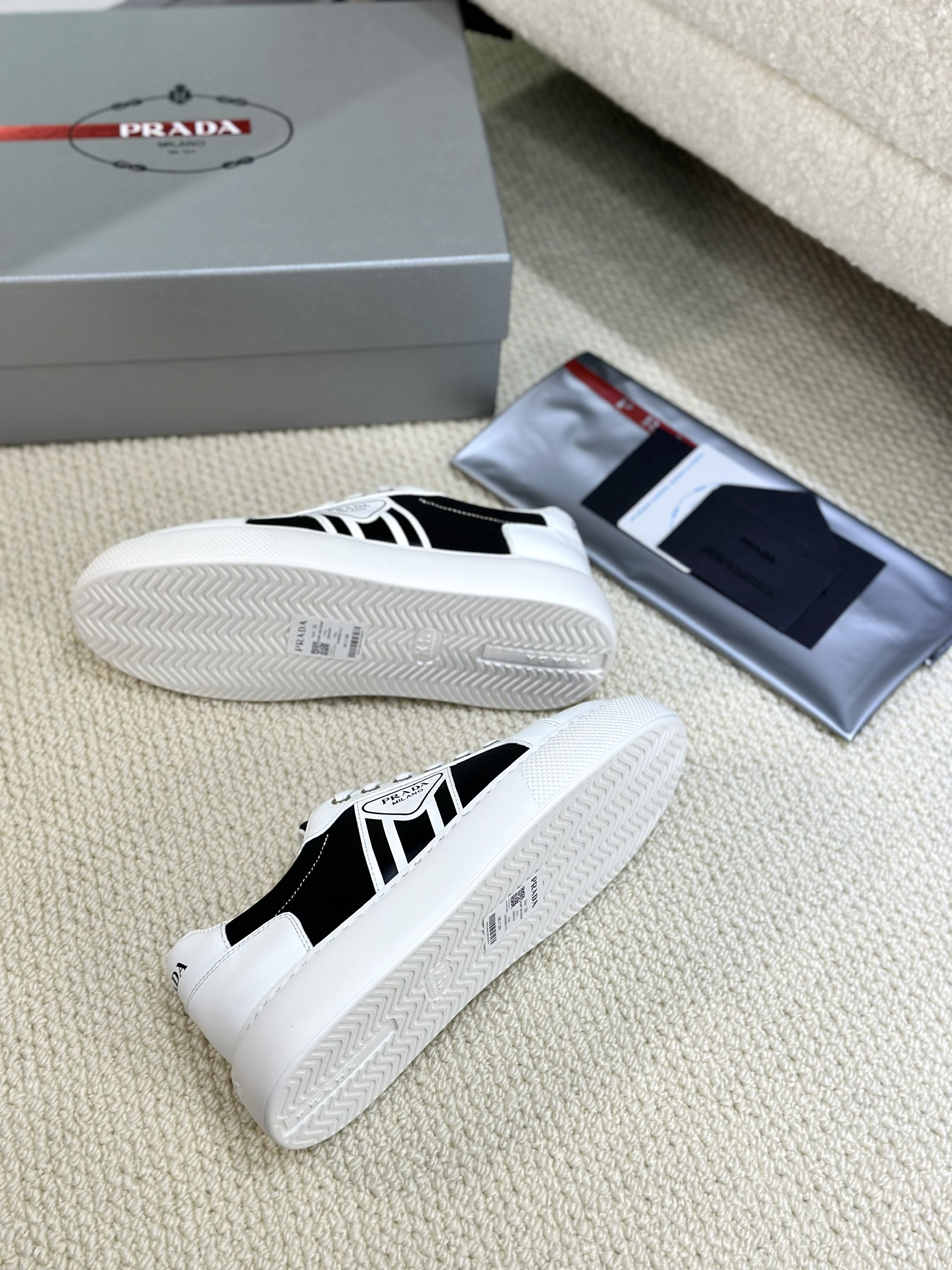 Giày sneaker Prada P Milano Trắng phối Đen Like Auth Fullbox Phụ Kiện VTN
