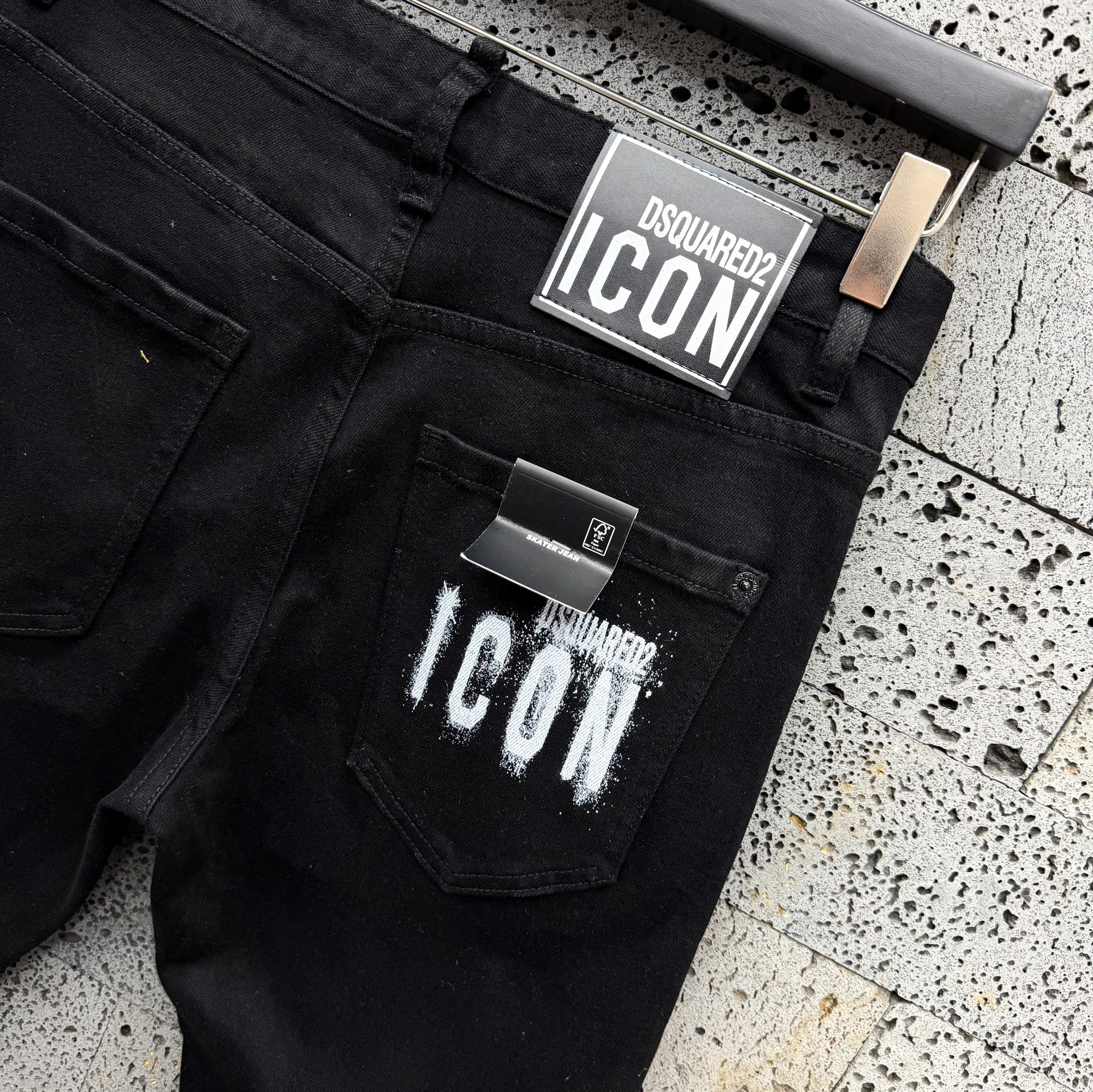 Quần Jean Dsquared2 DSQ icon logo tag bạc đùi khóa lệch Like Auth 42-54 NV