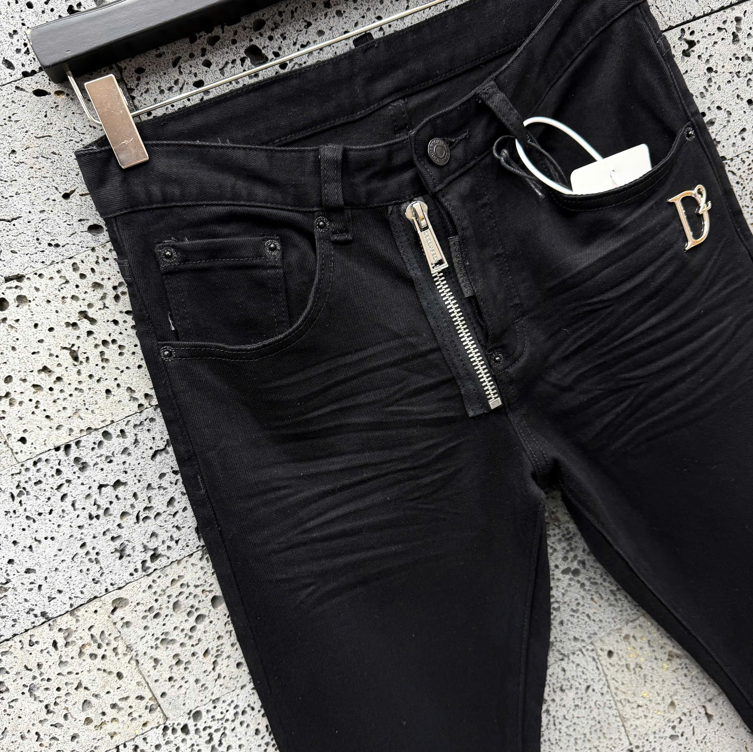 Quần Jean Dsquared2 DSQ icon logo tag bạc đùi khóa lệch Like Auth 42-54 NV