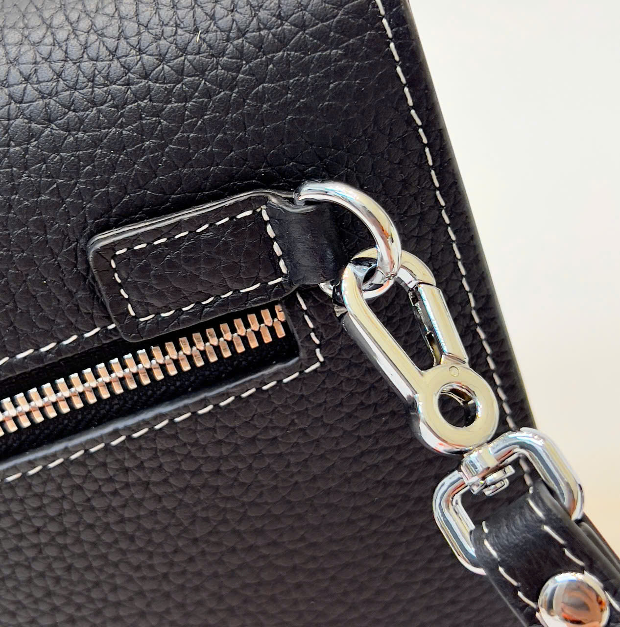 Túi Clutch cầm tay Hermes HM Đen trơn check khóa cài size 28x18x3cm Like Auth Fullbox phụ kiện DDT