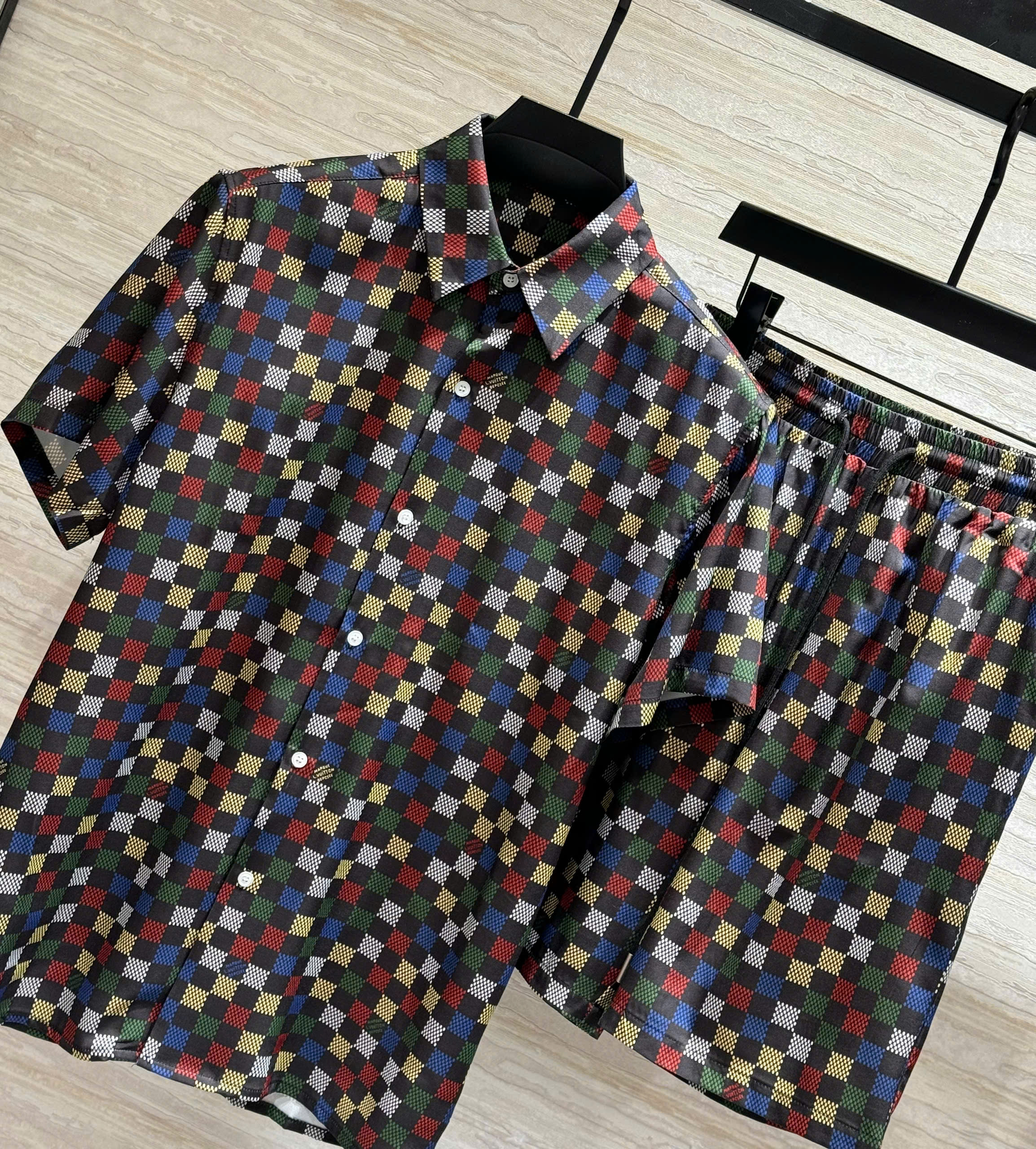 Set bộ lụa hè Louis Vuitton LV họa tiết Caro nhiều màu Like Auth M-XXL DDT