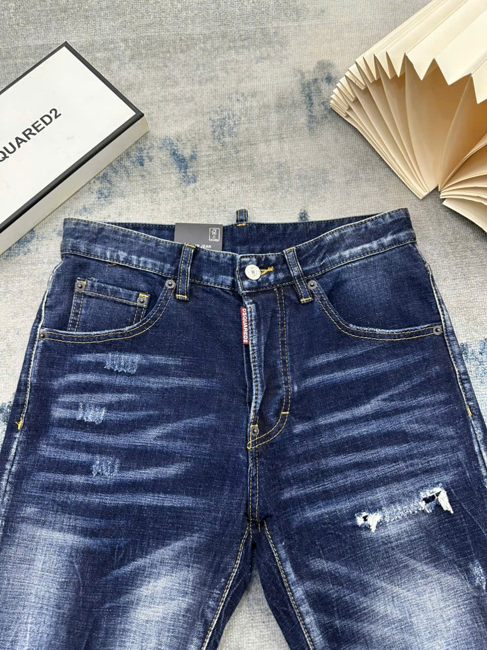 Quần short ngố bò Dsquared2 DSQ Xanh logo thêu hoa D2 túi sau Like Auth 28-34 LK