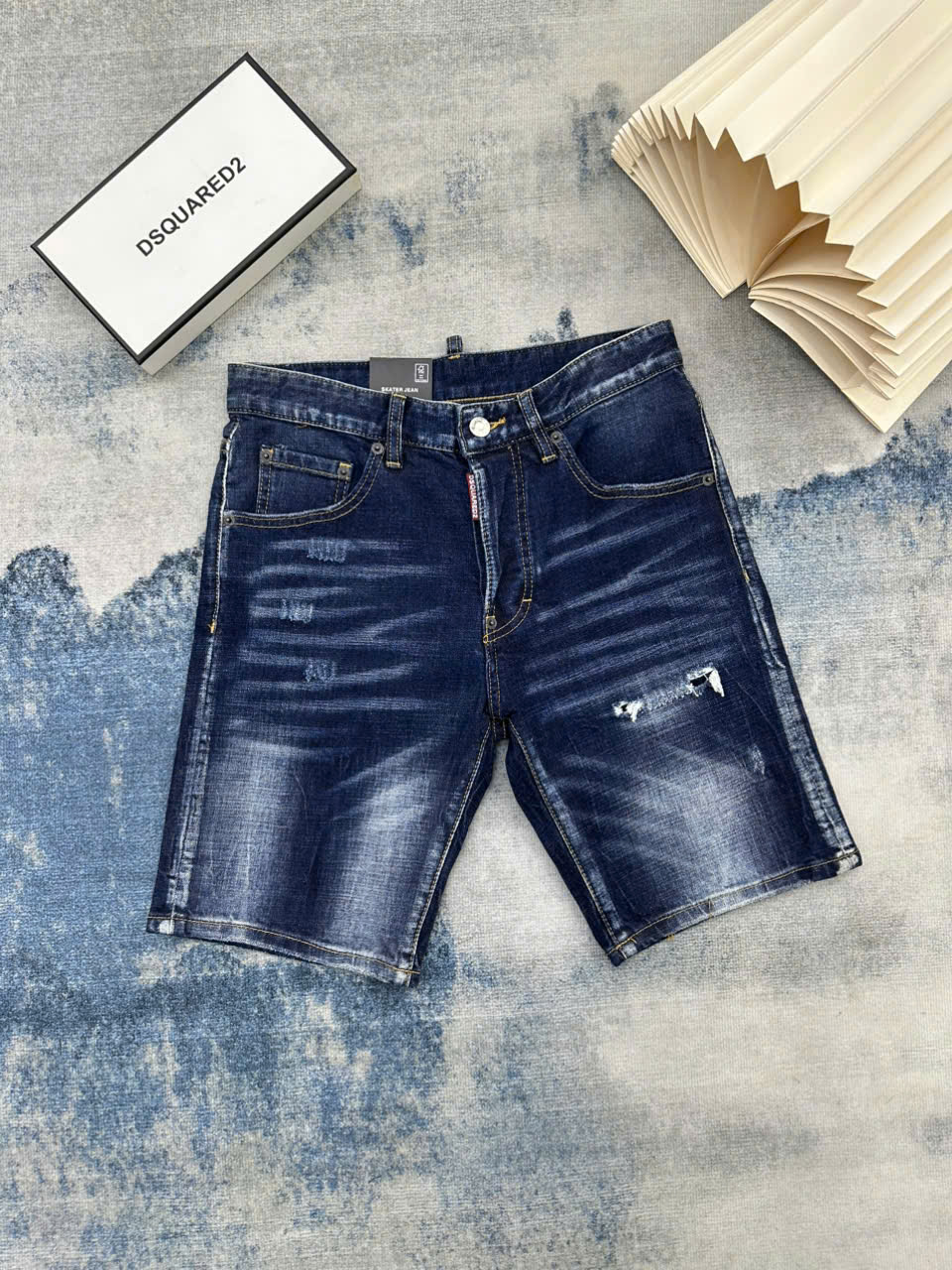Quần short ngố bò Dsquared2 DSQ Xanh logo thêu hoa D2 túi sau Like Auth 28-34 LK