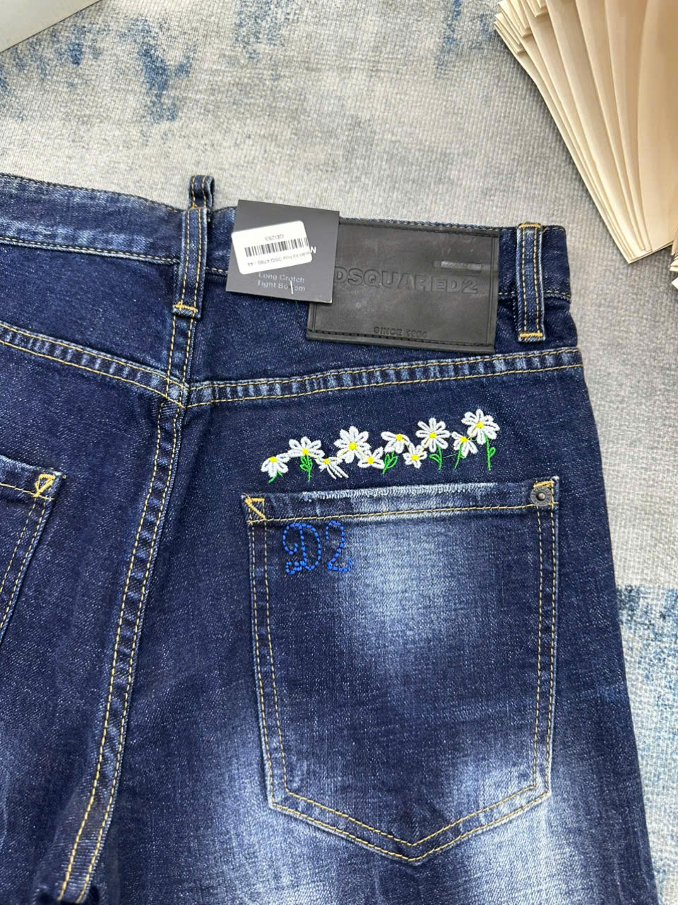 Quần short ngố bò Dsquared2 DSQ Xanh logo thêu hoa D2 túi sau Like Auth 28-34 LK