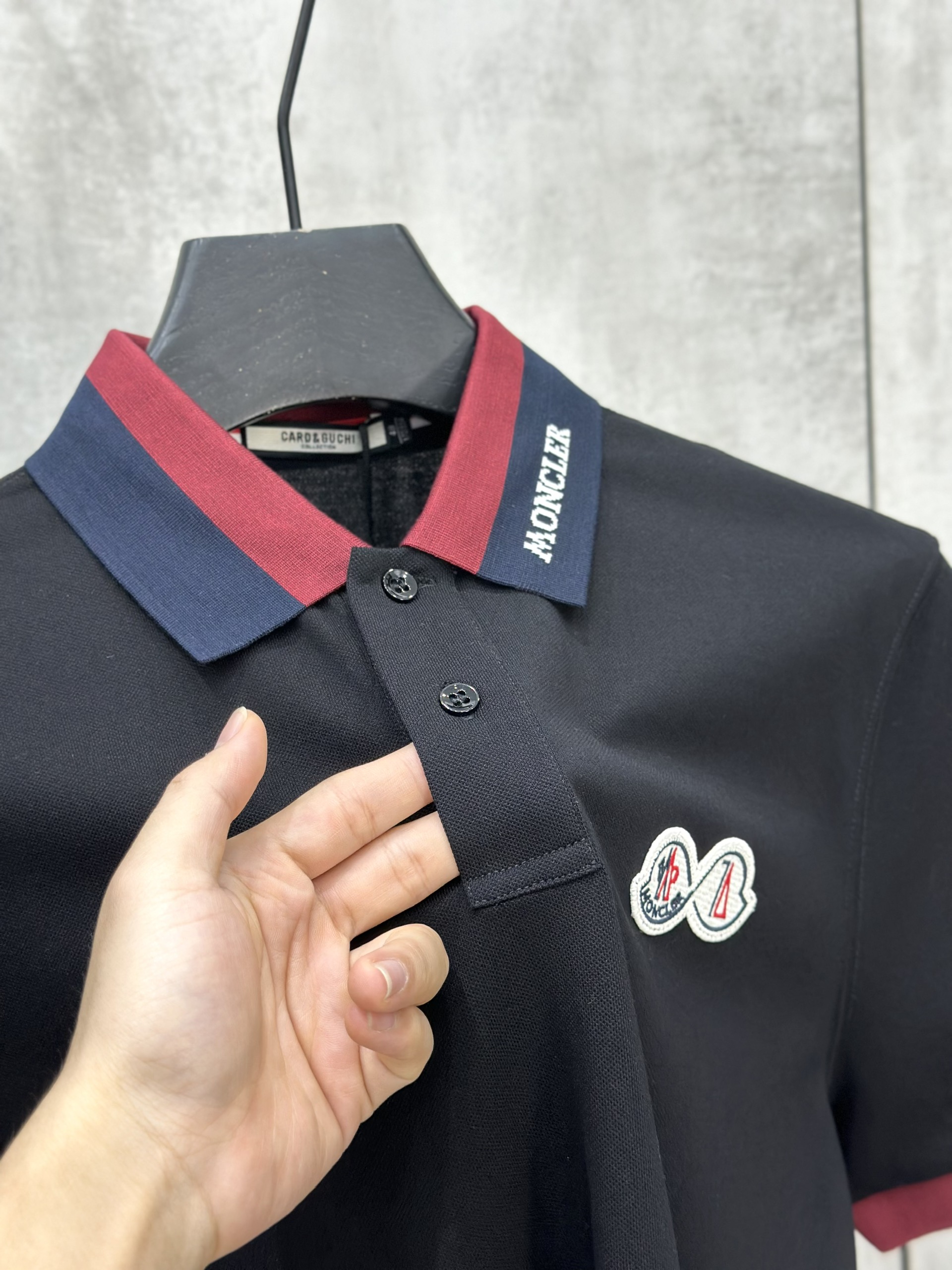 Áo polo Moncler kẻ sọc tay cổ Xanh Đỏ logo check cổ thêu ngực Like Auth 48-52 VTN