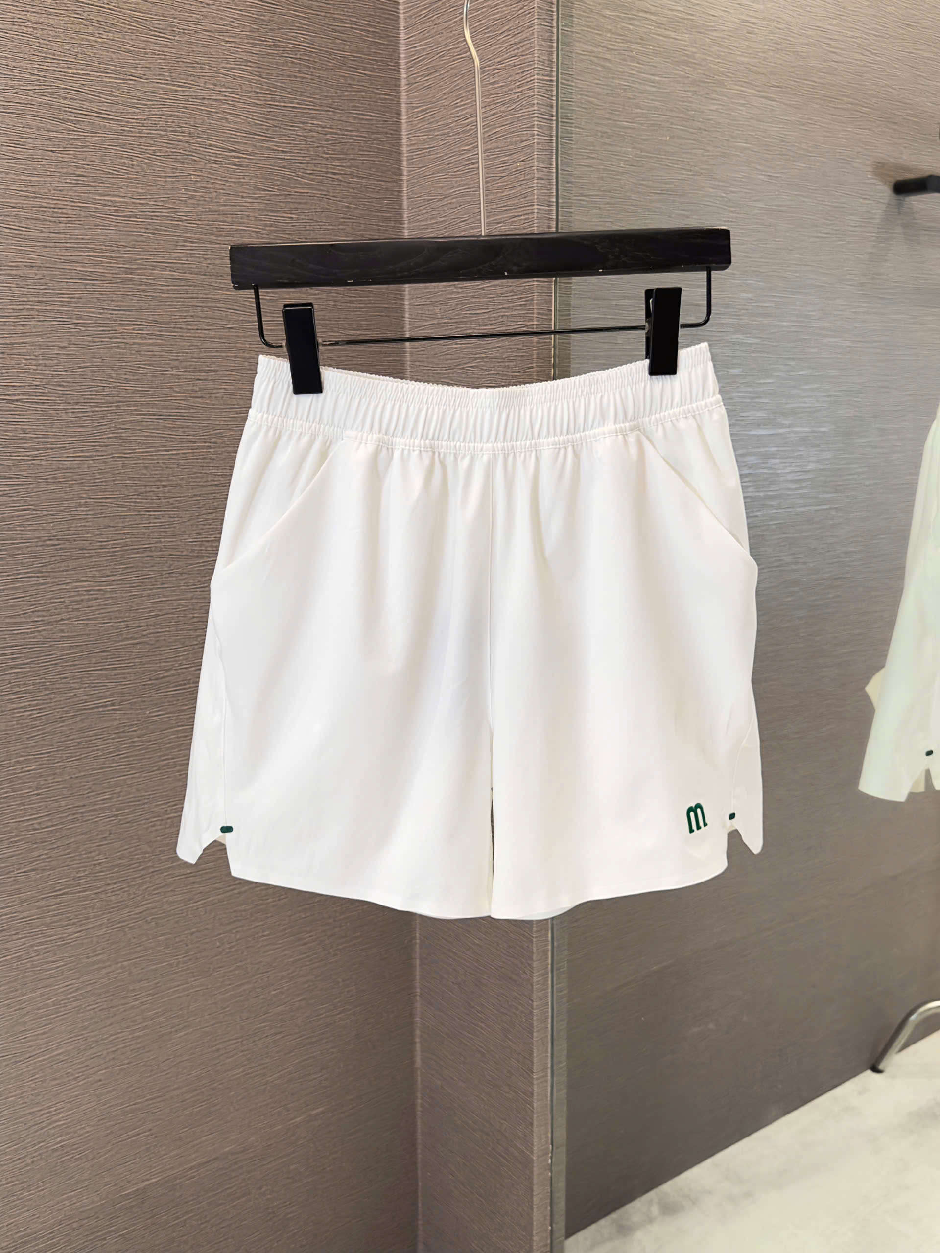 Quần short đùi Trắng thể thao Manesti Trắng full logo thêu đùi Xanh Lá Like Auth S-XL VTN