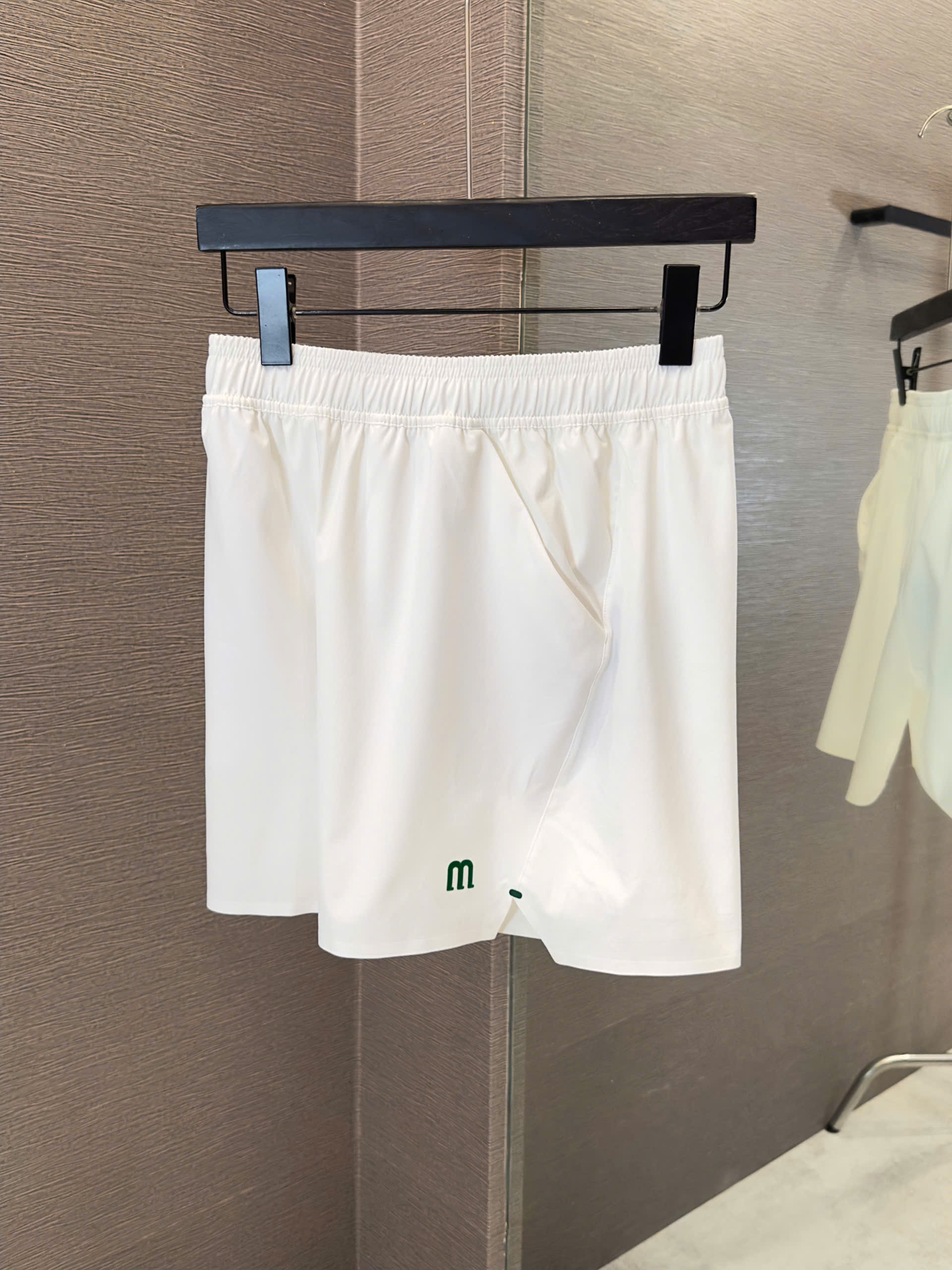 Quần short đùi Trắng thể thao Manesti Trắng full logo thêu đùi Xanh Lá Like Auth S-XL VTN