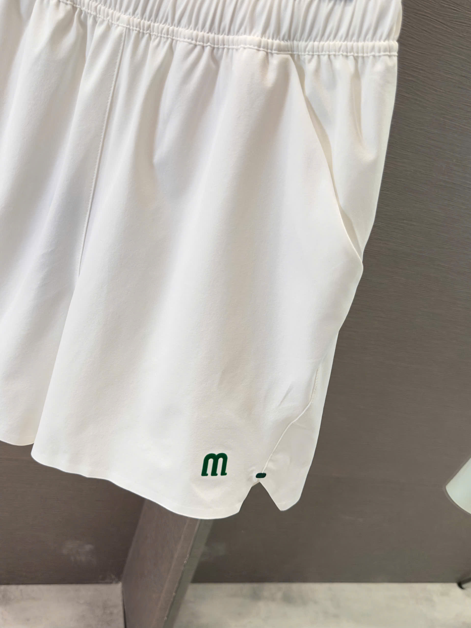 Quần short đùi Trắng thể thao Manesti Trắng full logo thêu đùi Xanh Lá Like Auth S-XL VTN