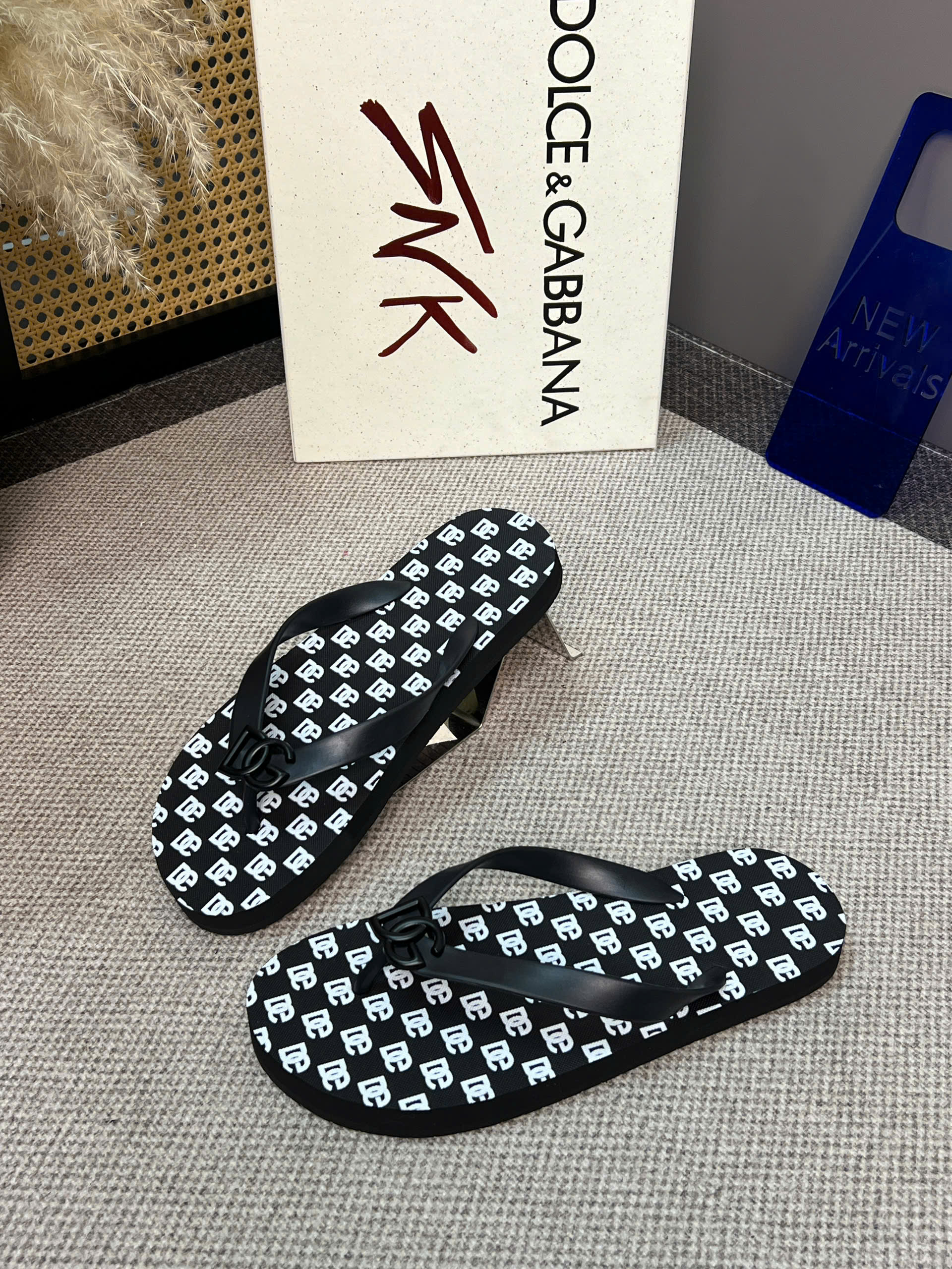 Dép tông xỏ ngón flip flop Dolce Gabbana DG logo full Like Auth 38-43 LVQ VTN