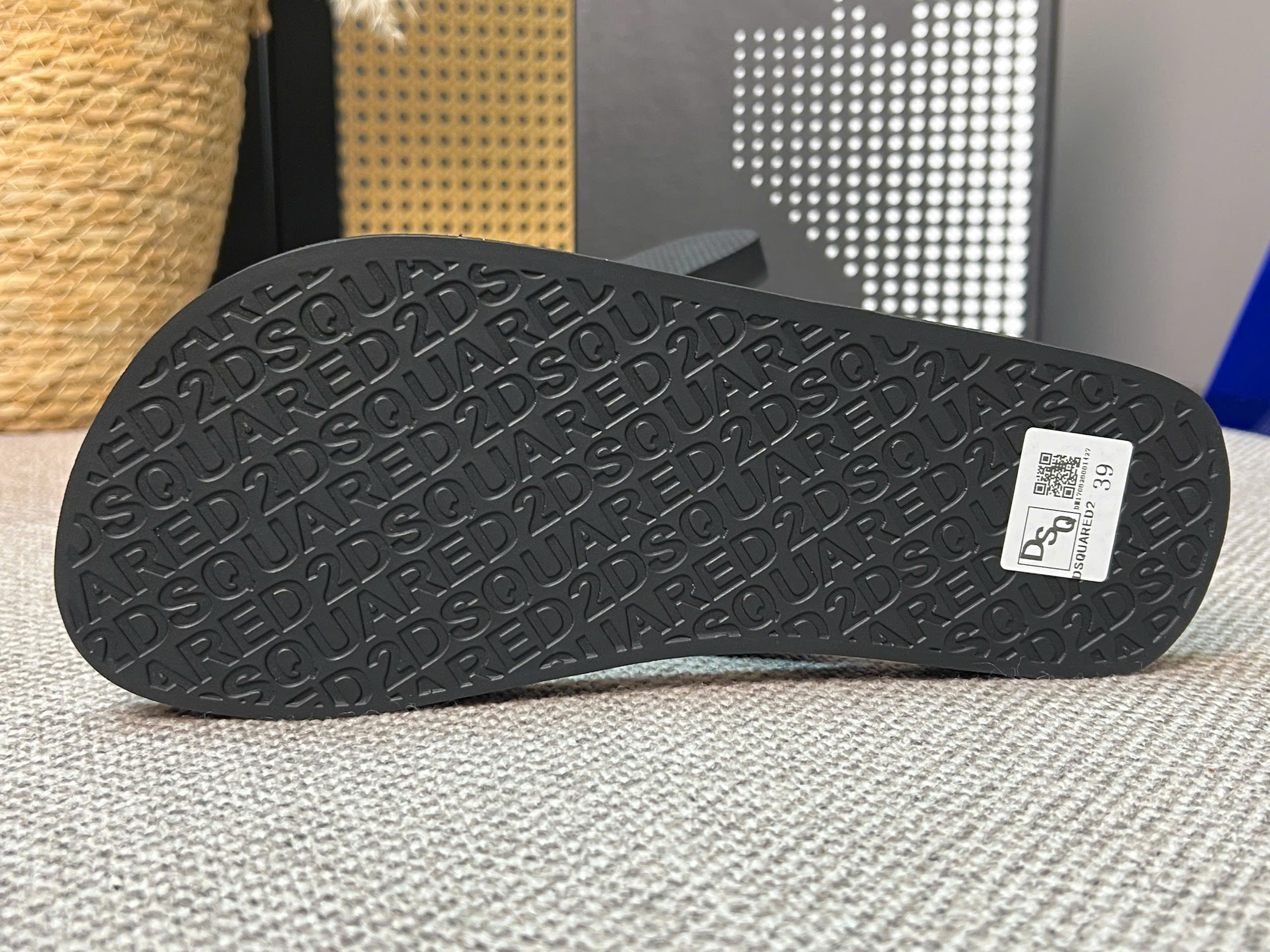Dép tông xỏ ngón flip flop Dsquared2 DSQ icon logo check quai Like Auth 38-43 LVQ VTN
