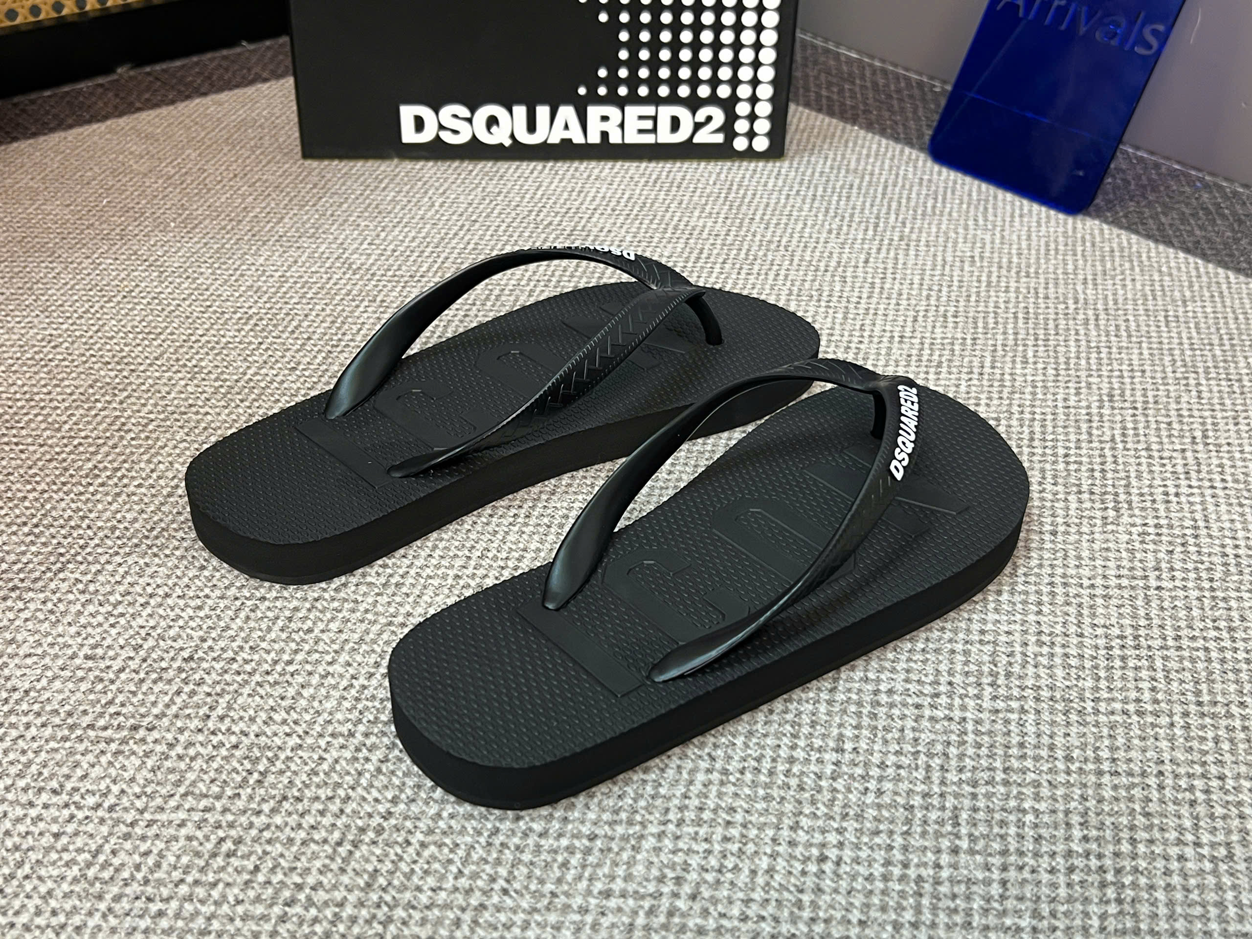 Dép tông xỏ ngón flip flop Dsquared2 DSQ icon logo check quai Like Auth 38-43 LVQ VTN